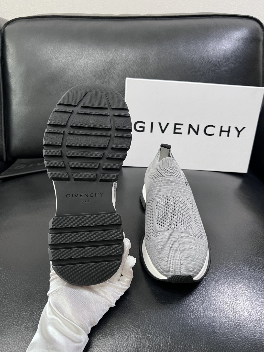 ⚠️只换码不退⚠️    Givenchy  高品质  纪梵希  顶级工艺品  专柜新品同步，鞋面意大利