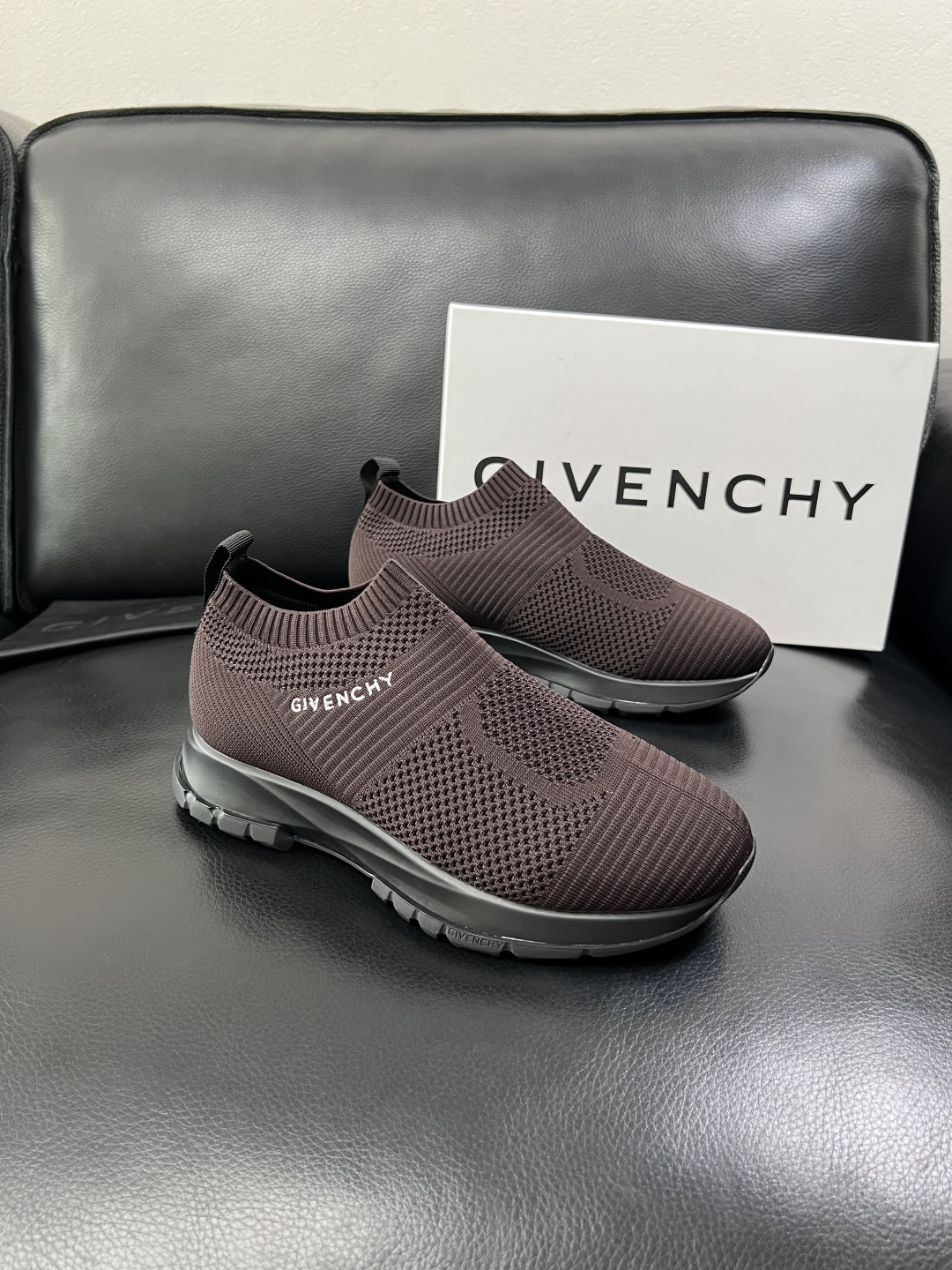 ⚠️只换码不退⚠️    Givenchy  高品质  纪梵希  顶级工艺品  专柜新品同步，鞋面意大利