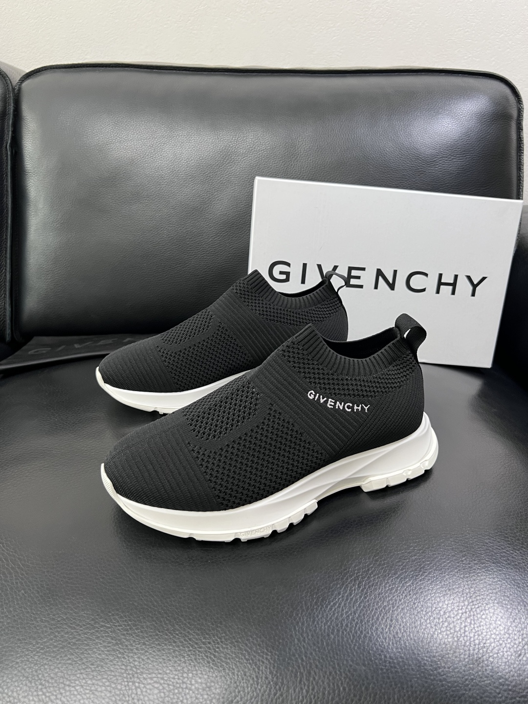 ⚠️只换码不退⚠️    Givenchy  高品质  纪梵希  顶级工艺品  专柜新品同步，鞋面意大利