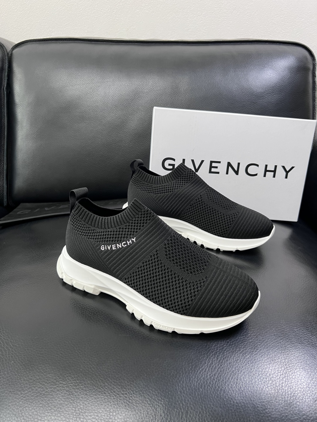 NO:828716,Only exchange code without refund Givenchy high-quality Givenchy top handicrafts, new products at the counter simultaneously, uppers imported from Italy cowhide patchwork fabric, imported water-dyed cowhide inner pads, original soles specially provided by the original factory, exclusive movable molded soles super comfortable, original factory and single goods, high quality, welcome to compare, code number 39-45,,givenchy,givenchy,cowhide19860909只换码不退 Givenchy 高品质 纪梵希 顶级工艺品 专柜新品同步,鞋面意大利进口牛皮拼布面料,进口水染牛皮内里垫,鞋底原厂特供原版底,独家活动成型底超级舒适,原厂跟单货, 高品质,欢迎对比,码数 39-45,,givenchy,givenchy,cowhide,Men's shoes