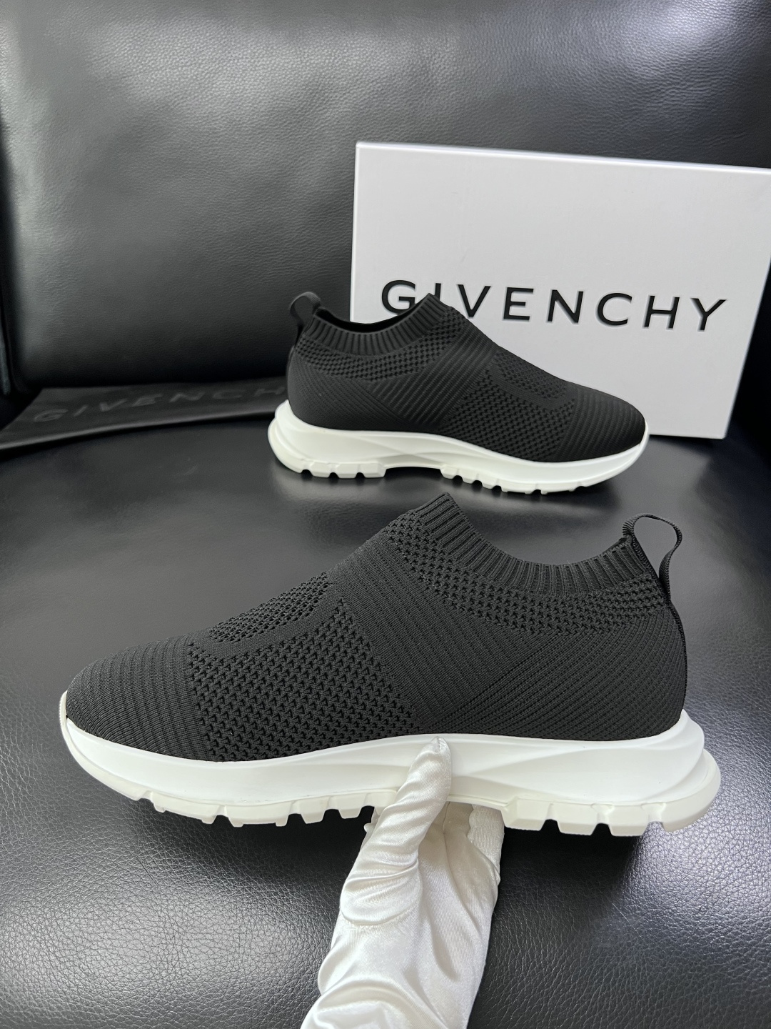 ⚠️只换码不退⚠️    Givenchy  高品质  纪梵希  顶级工艺品  专柜新品同步，鞋面意大利