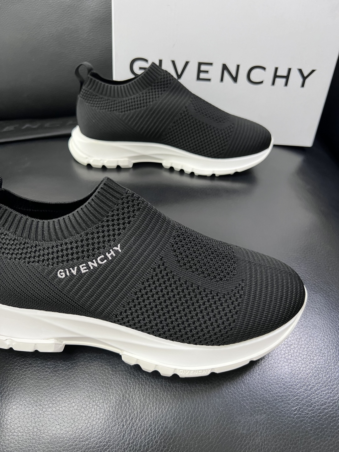 ⚠️只换码不退⚠️    Givenchy  高品质  纪梵希  顶级工艺品  专柜新品同步，鞋面意大利