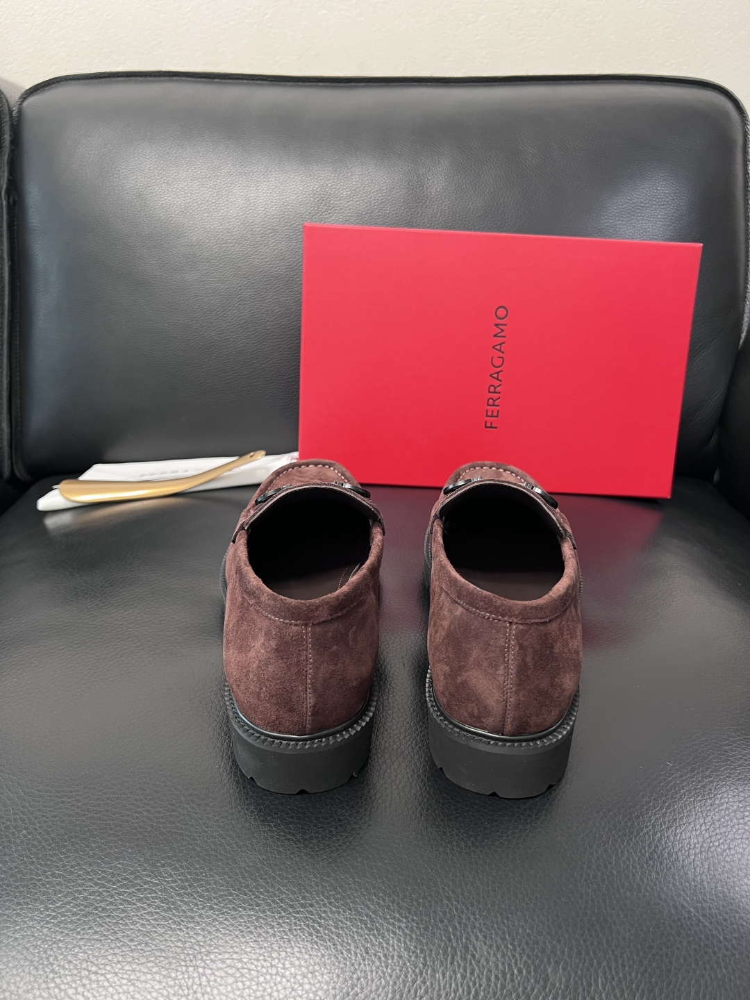 Ferragamo  高品质  顶级工艺品  菲拉格慕    专柜同步发售原厂配置，意大利进口原版牛皮，