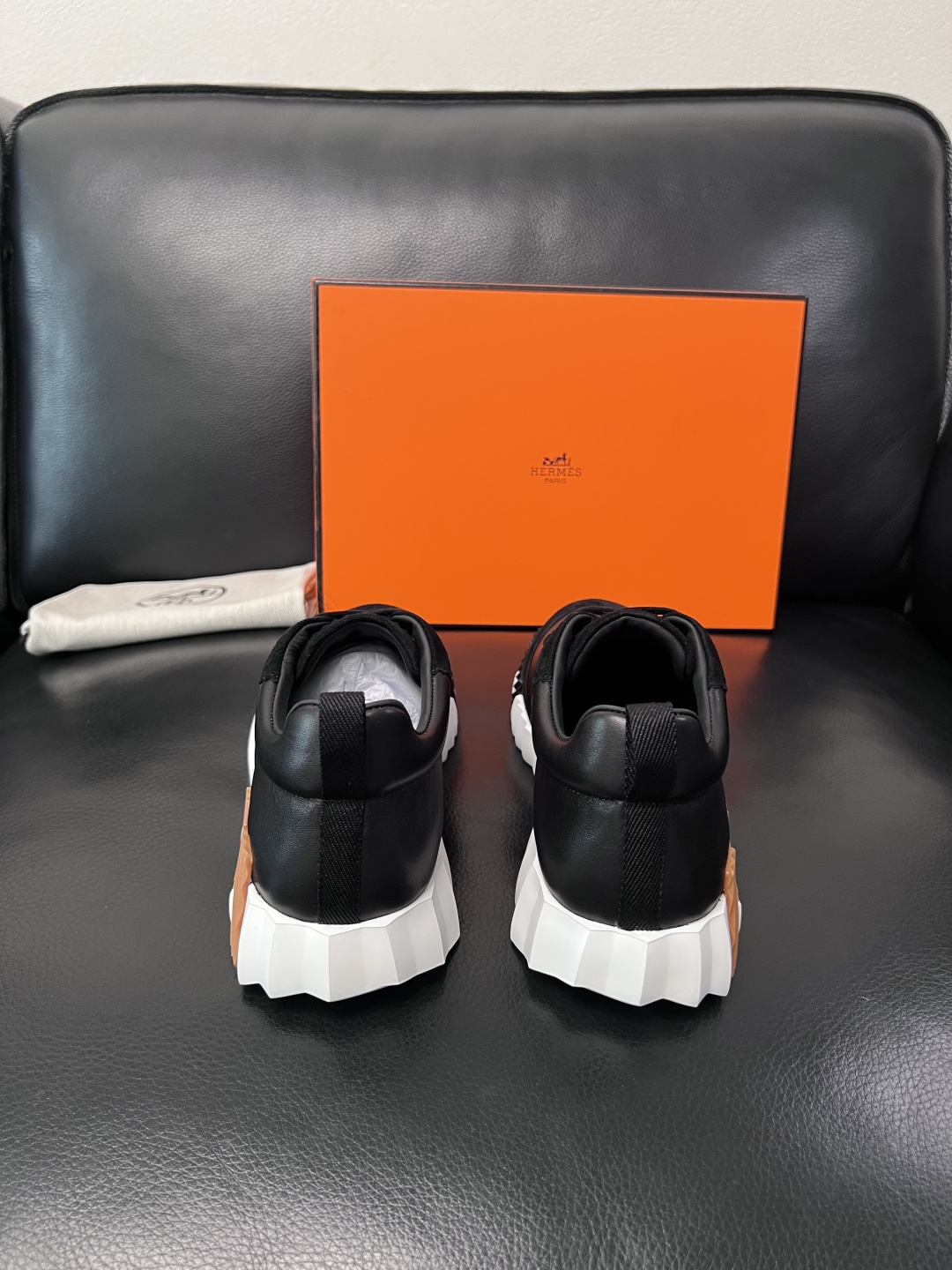 带飞机盒  Hermes  高品质  顶级工艺品  爱马仕 专柜同步发售原厂配置，意大利进口原版牛皮面料