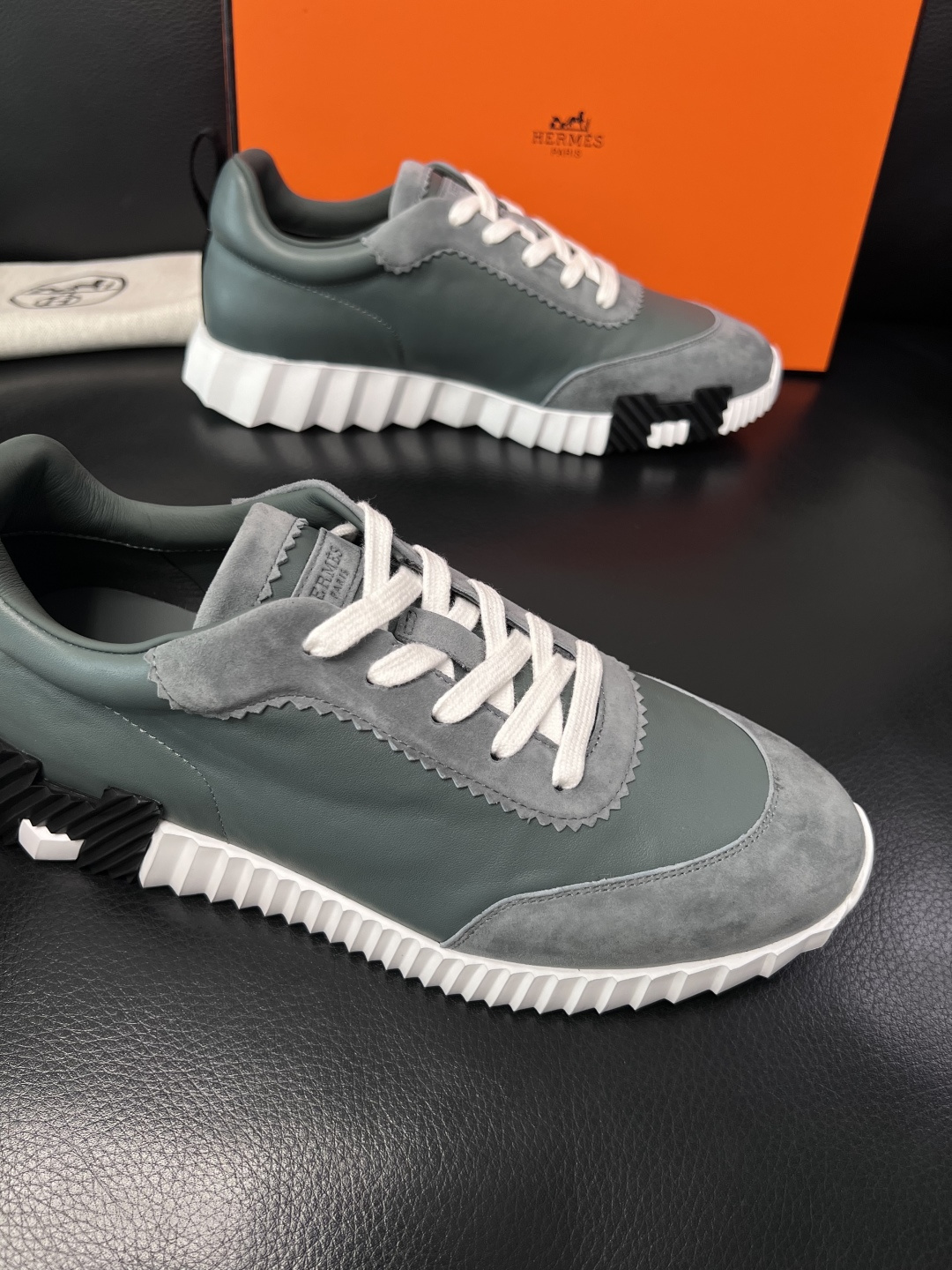 带飞机盒  Hermes  高品质  顶级工艺品  爱马仕 专柜同步发售原厂配置，意大利进口原版牛皮面料