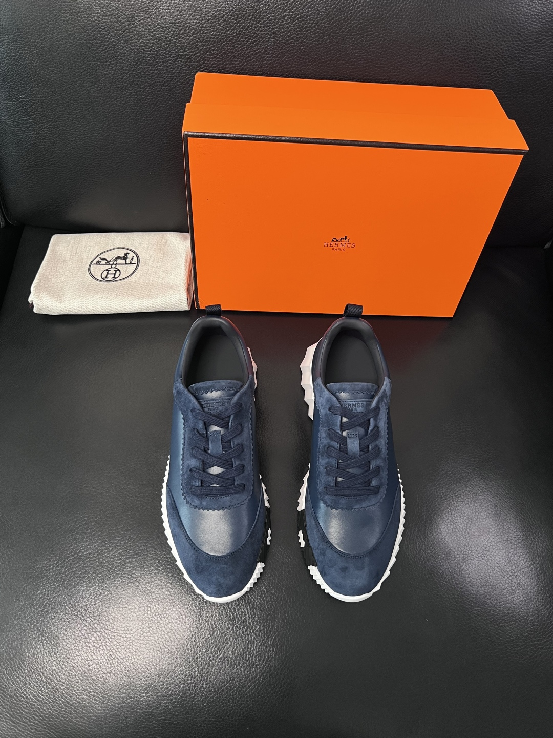 带飞机盒  Hermes  高品质  顶级工艺品  爱马仕 专柜同步发售原厂配置，意大利进口原版牛皮面料