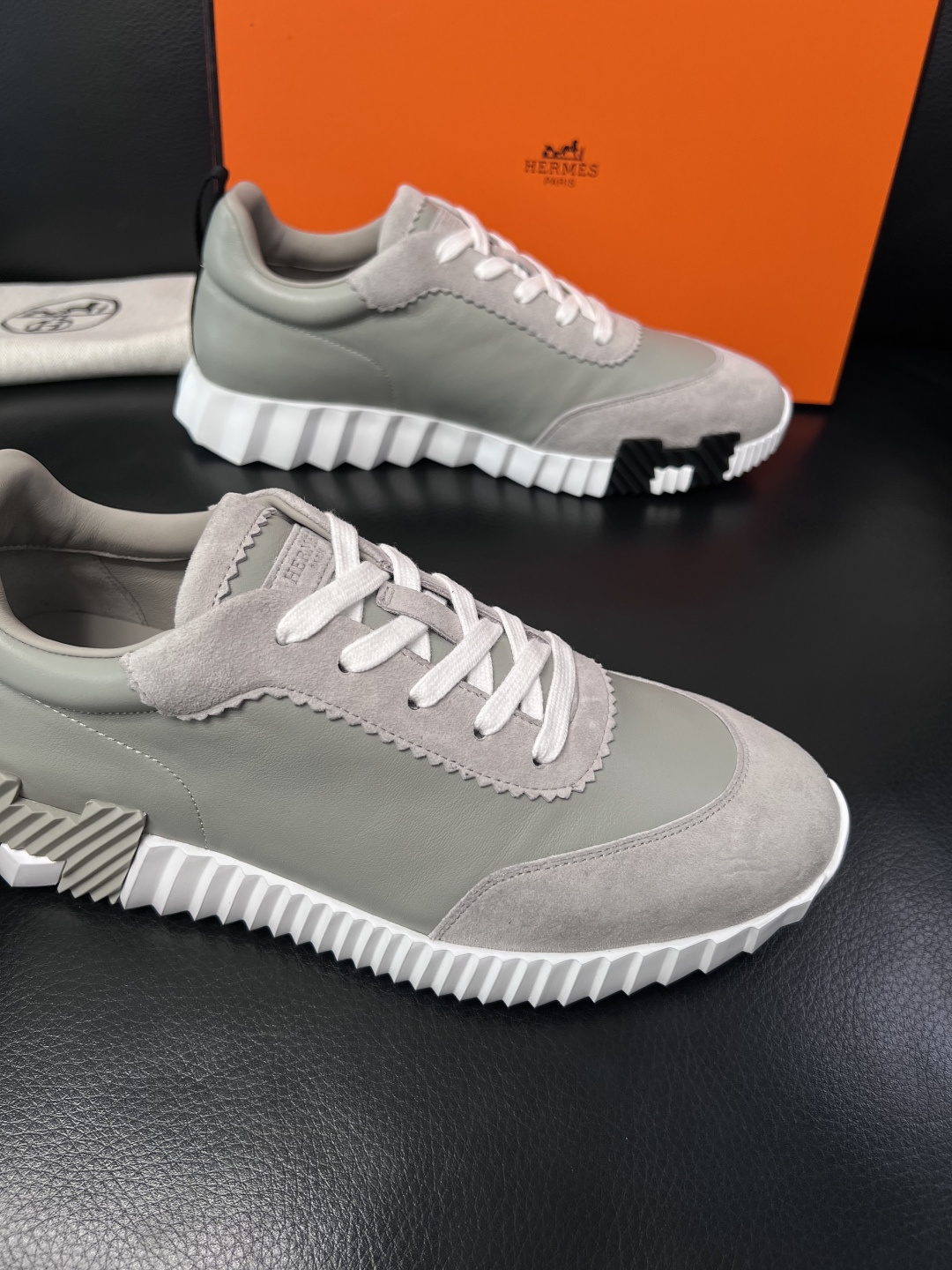 带飞机盒  Hermes  高品质  顶级工艺品  爱马仕 专柜同步发售原厂配置，意大利进口原版牛皮面料