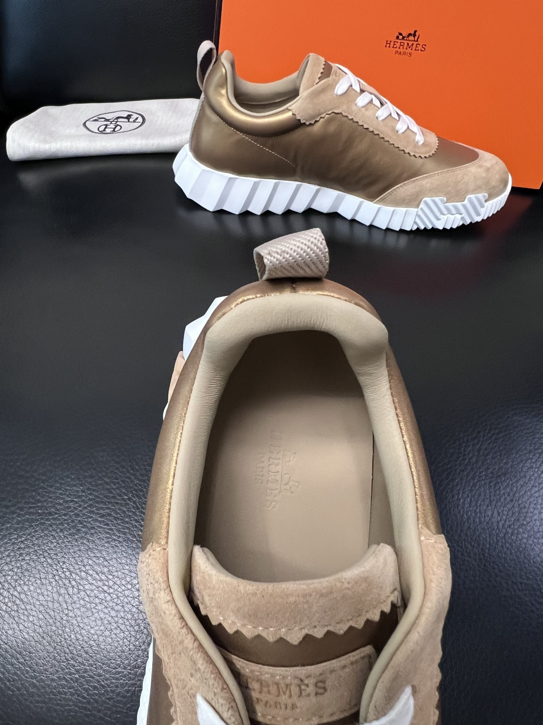 带飞机盒  Hermes  高品质  顶级工艺品  爱马仕 专柜同步发售原厂配置，意大利进口原版牛皮面料