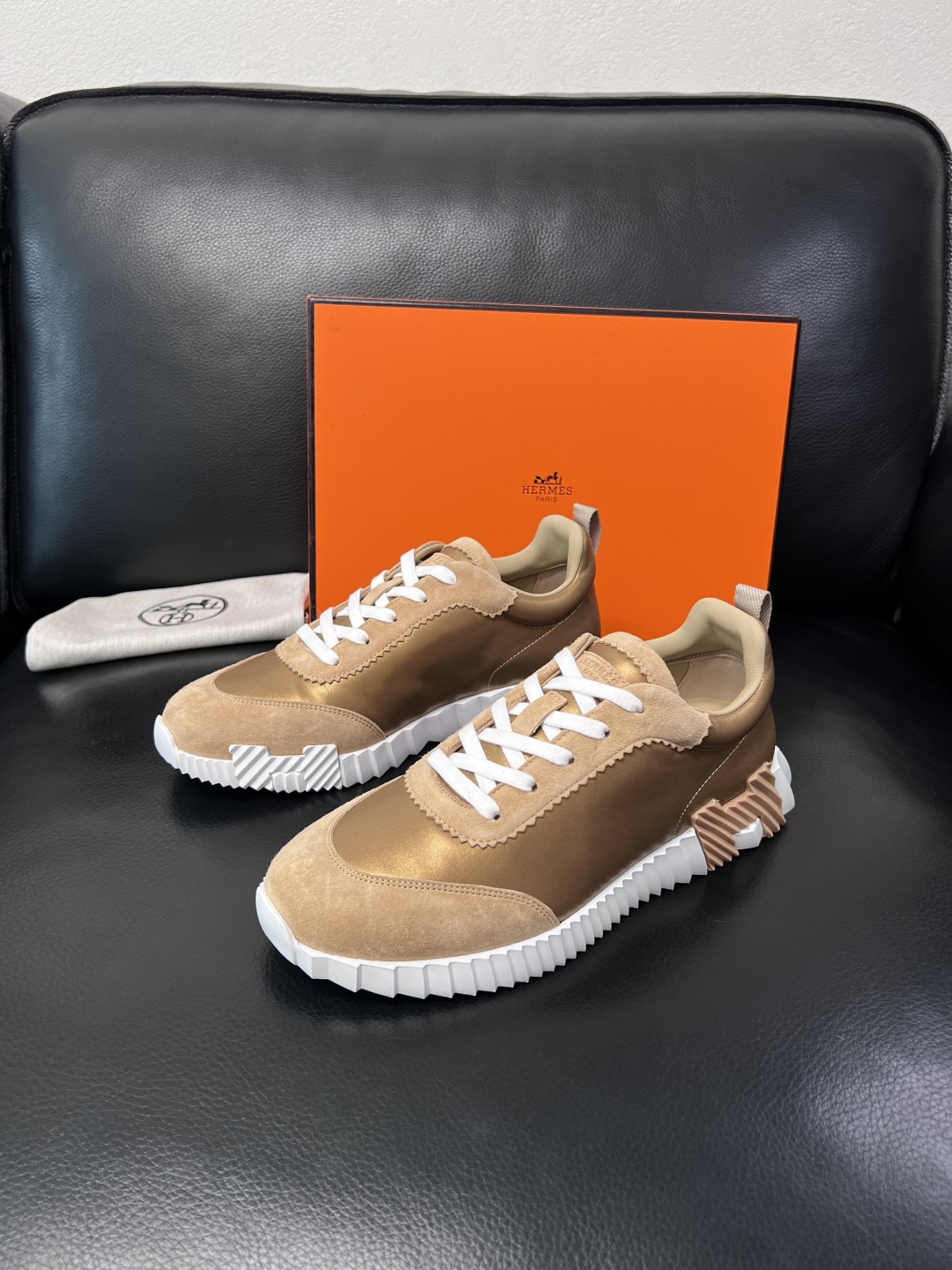 带飞机盒  Hermes  高品质  顶级工艺品  爱马仕 专柜同步发售原厂配置，意大利进口原版牛皮面料