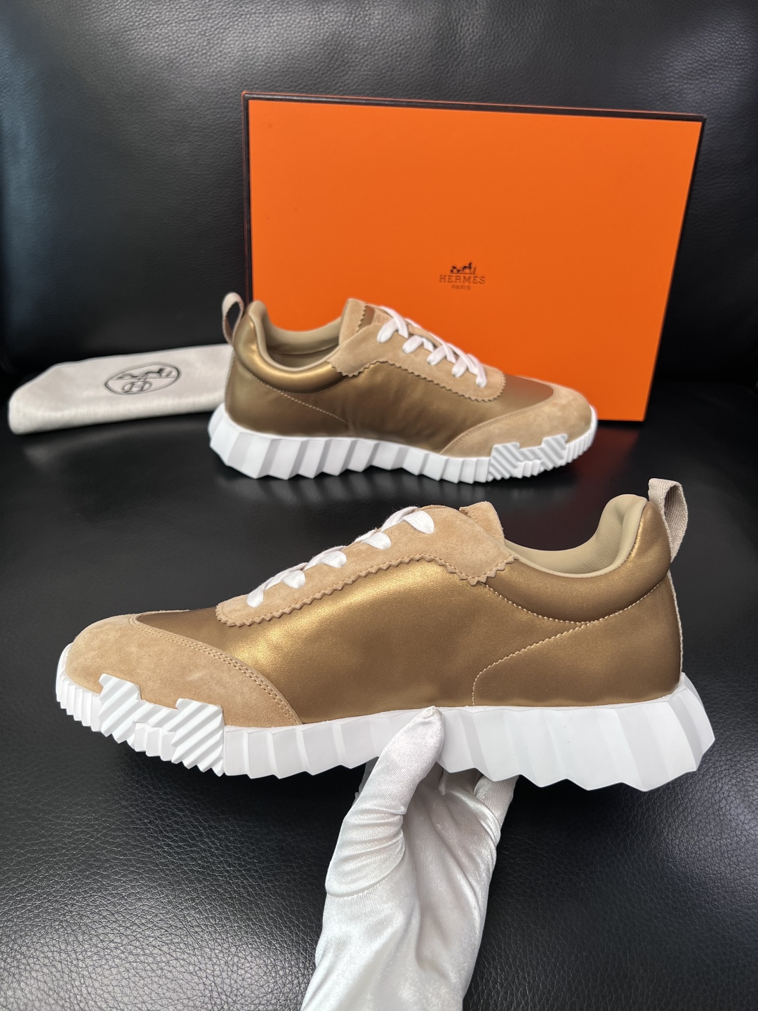 带飞机盒  Hermes  高品质  顶级工艺品  爱马仕 专柜同步发售原厂配置，意大利进口原版牛皮面料