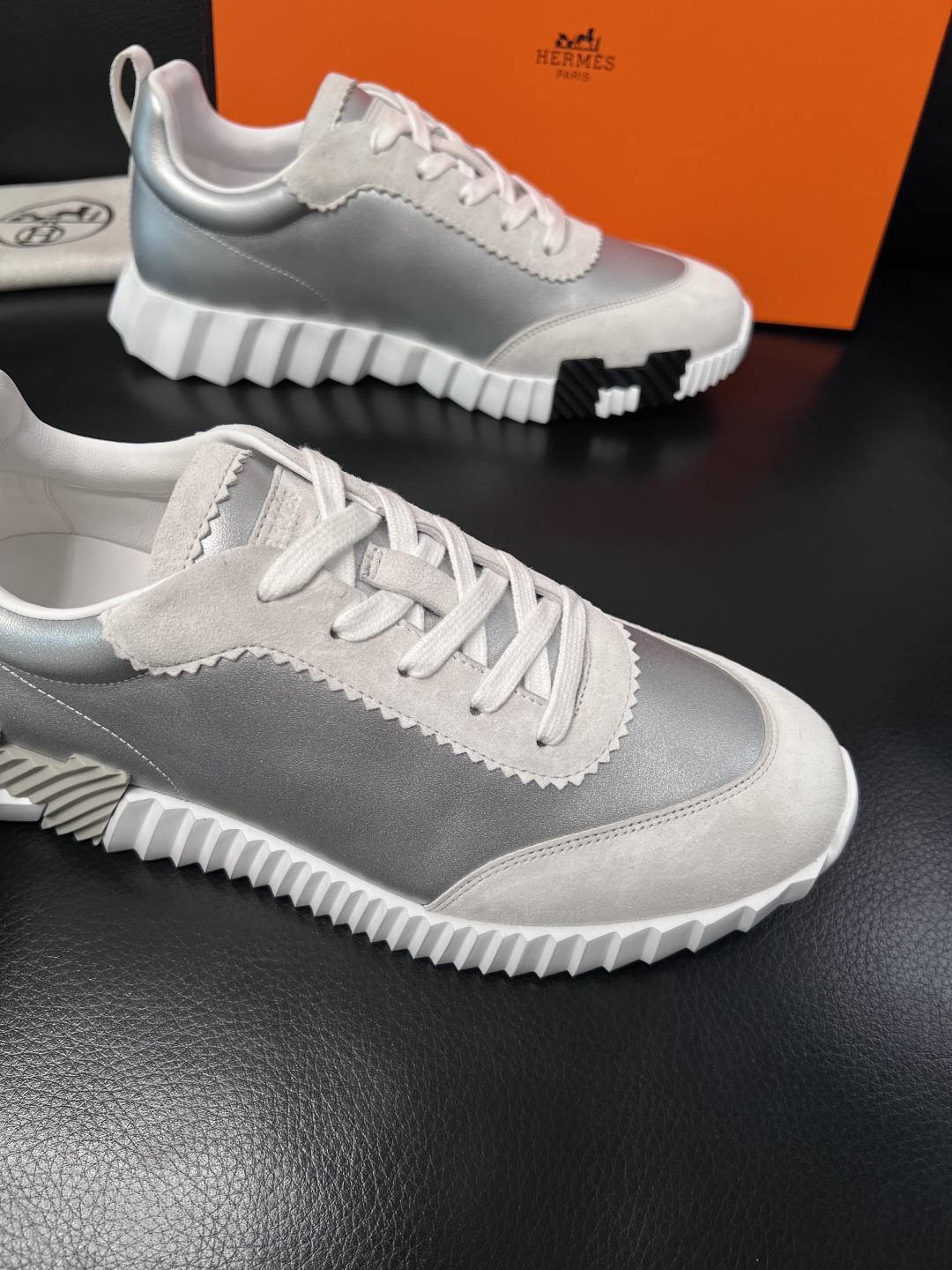 带飞机盒  Hermes  高品质  顶级工艺品  爱马仕 专柜同步发售原厂配置，意大利进口原版牛皮面料