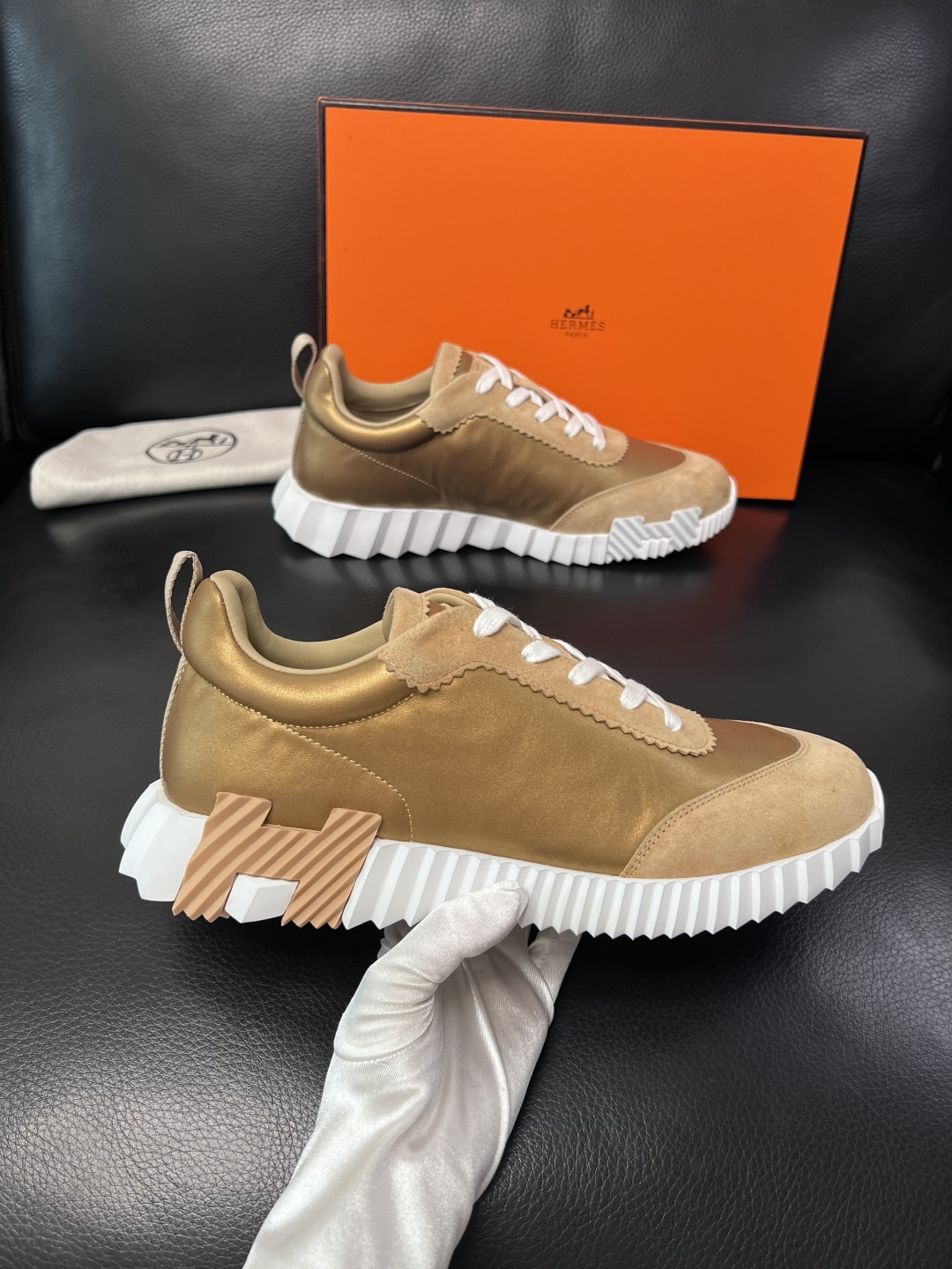 带飞机盒  Hermes  高品质  顶级工艺品  爱马仕 专柜同步发售原厂配置，意大利进口原版牛皮面料