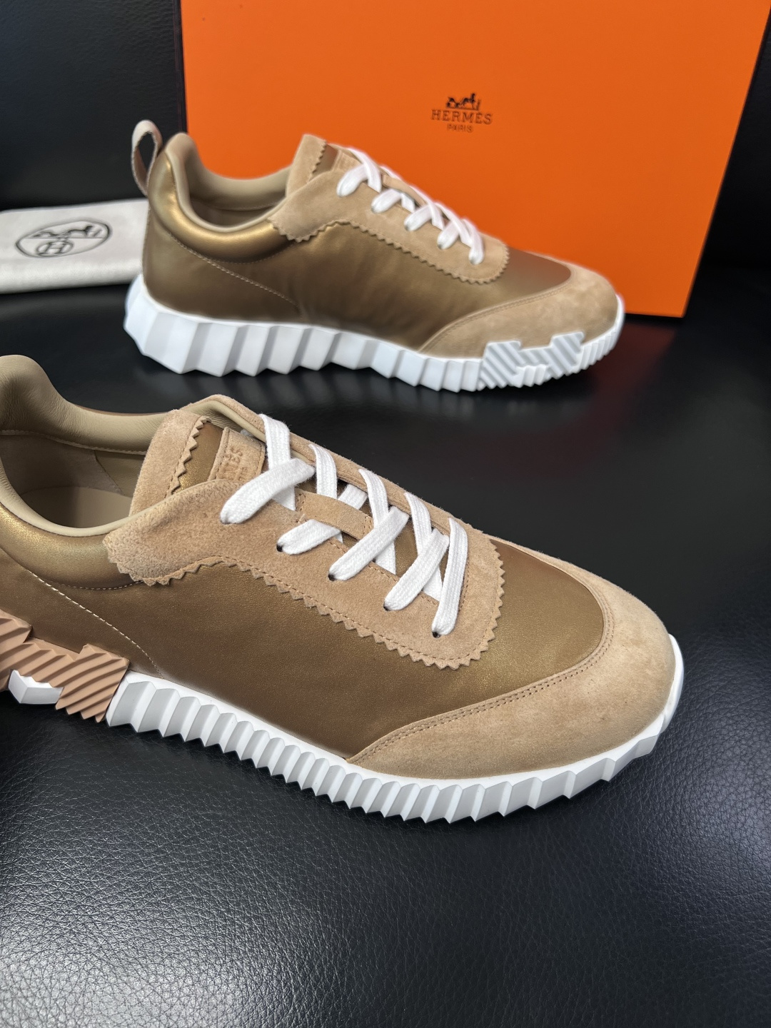 带飞机盒  Hermes  高品质  顶级工艺品  爱马仕 专柜同步发售原厂配置，意大利进口原版牛皮面料