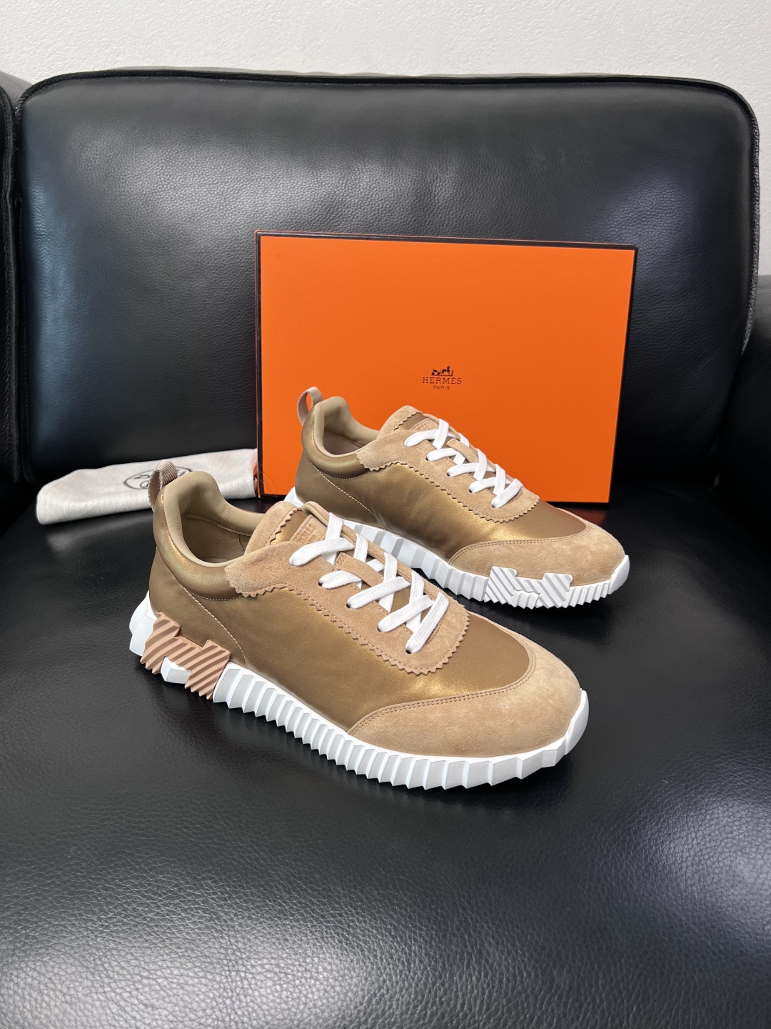 带飞机盒  Hermes  高品质  顶级工艺品  爱马仕 专柜同步发售原厂配置，意大利进口原版牛皮面料