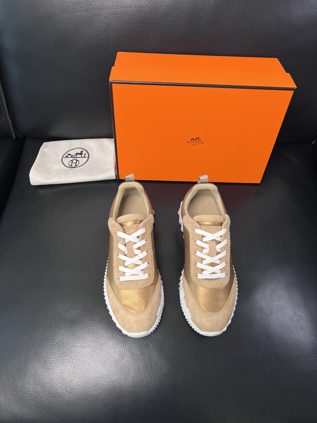 带飞机盒  Hermes  高品质  顶级工艺品  爱马仕 专柜同步发售原厂配置，意大利进口原版牛皮面料