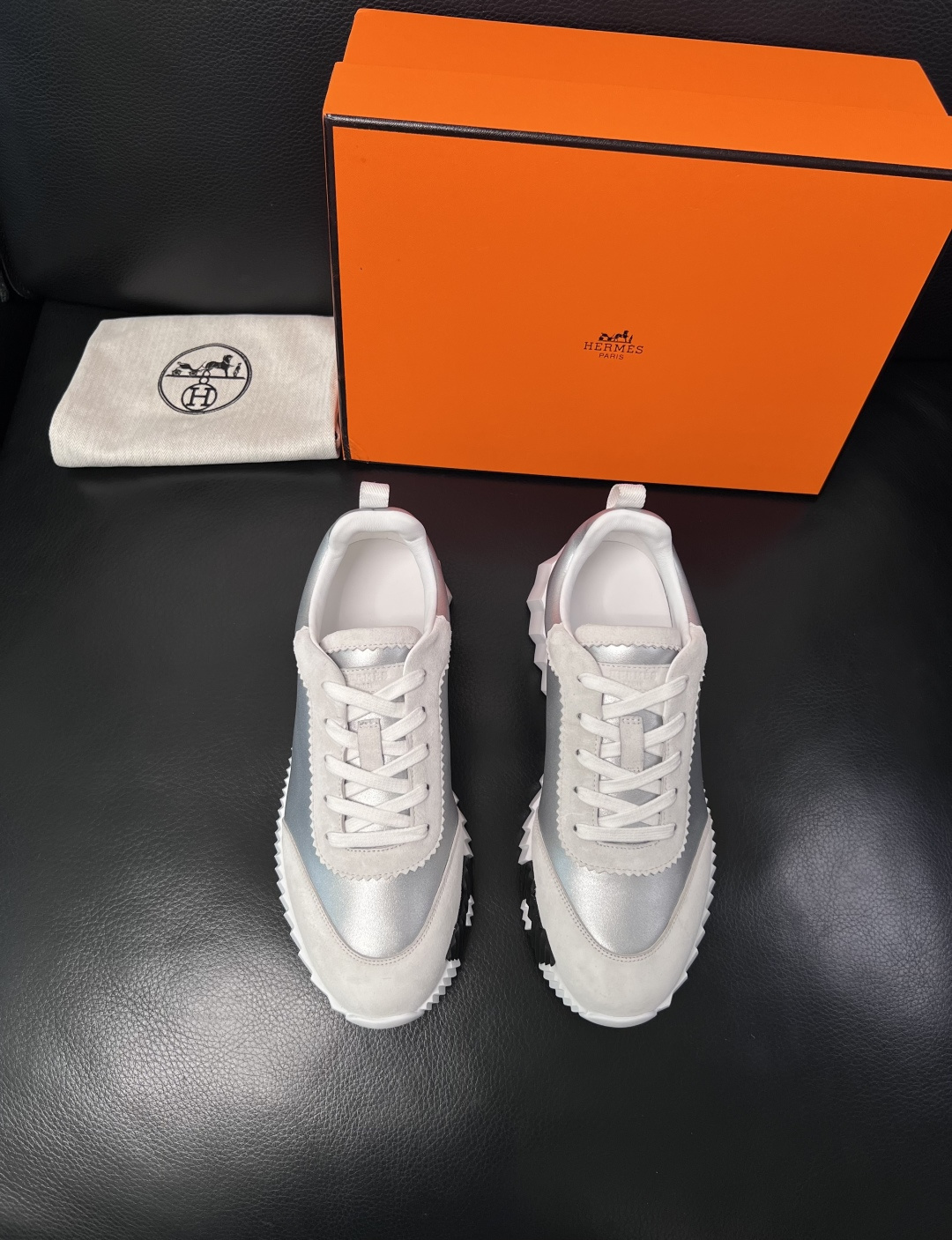 带飞机盒  Hermes  高品质  顶级工艺品  爱马仕 专柜同步发售原厂配置，意大利进口原版牛皮面料