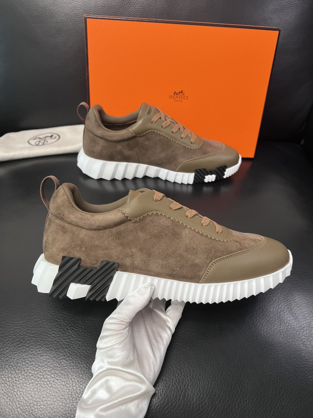 带飞机盒  Hermes  高品质  顶级工艺品  爱马仕 专柜同步发售原厂配置，意大利进口原版牛皮面料