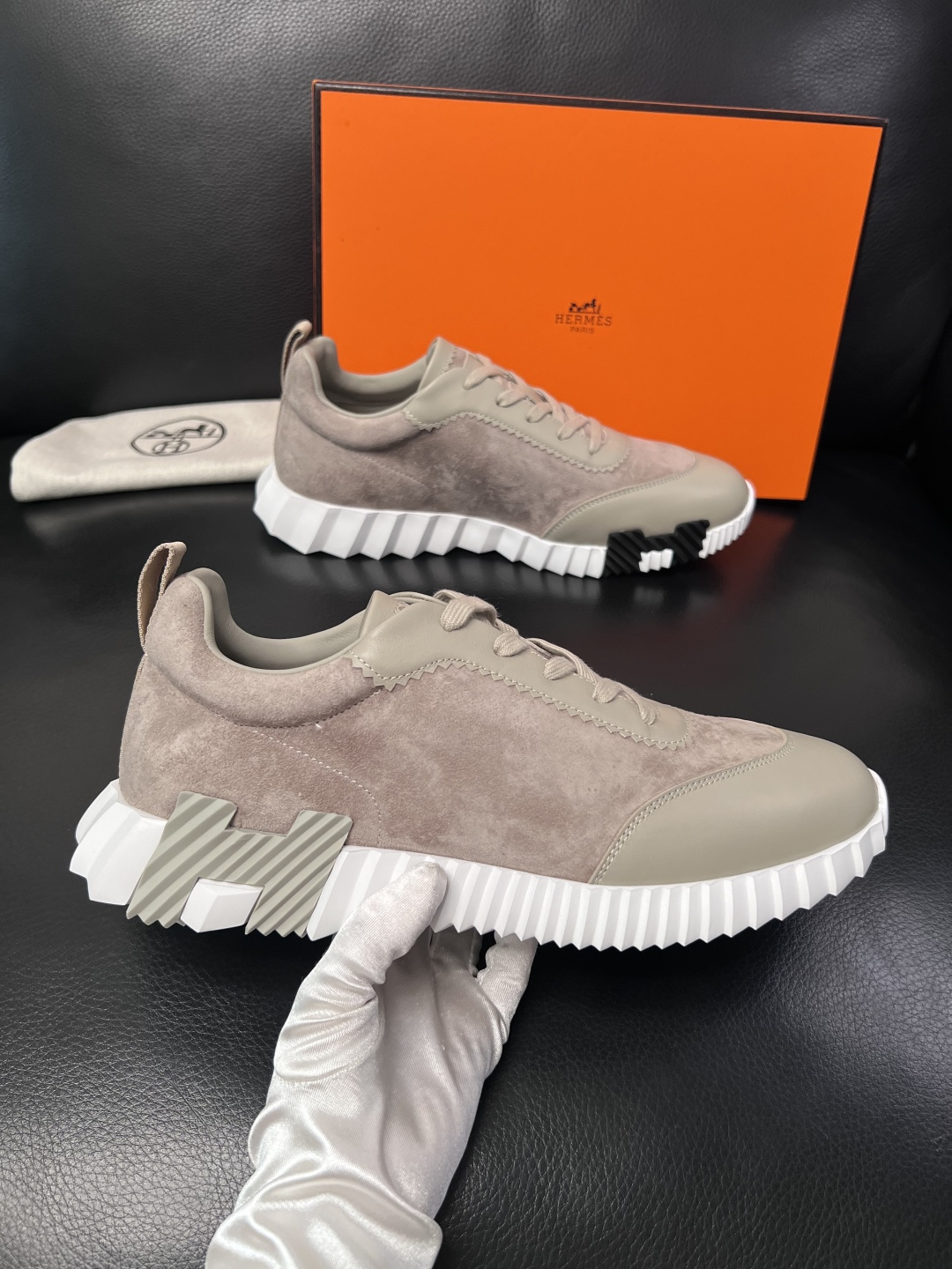 带飞机盒  Hermes  高品质  顶级工艺品  爱马仕 专柜同步发售原厂配置，意大利进口原版牛皮面料