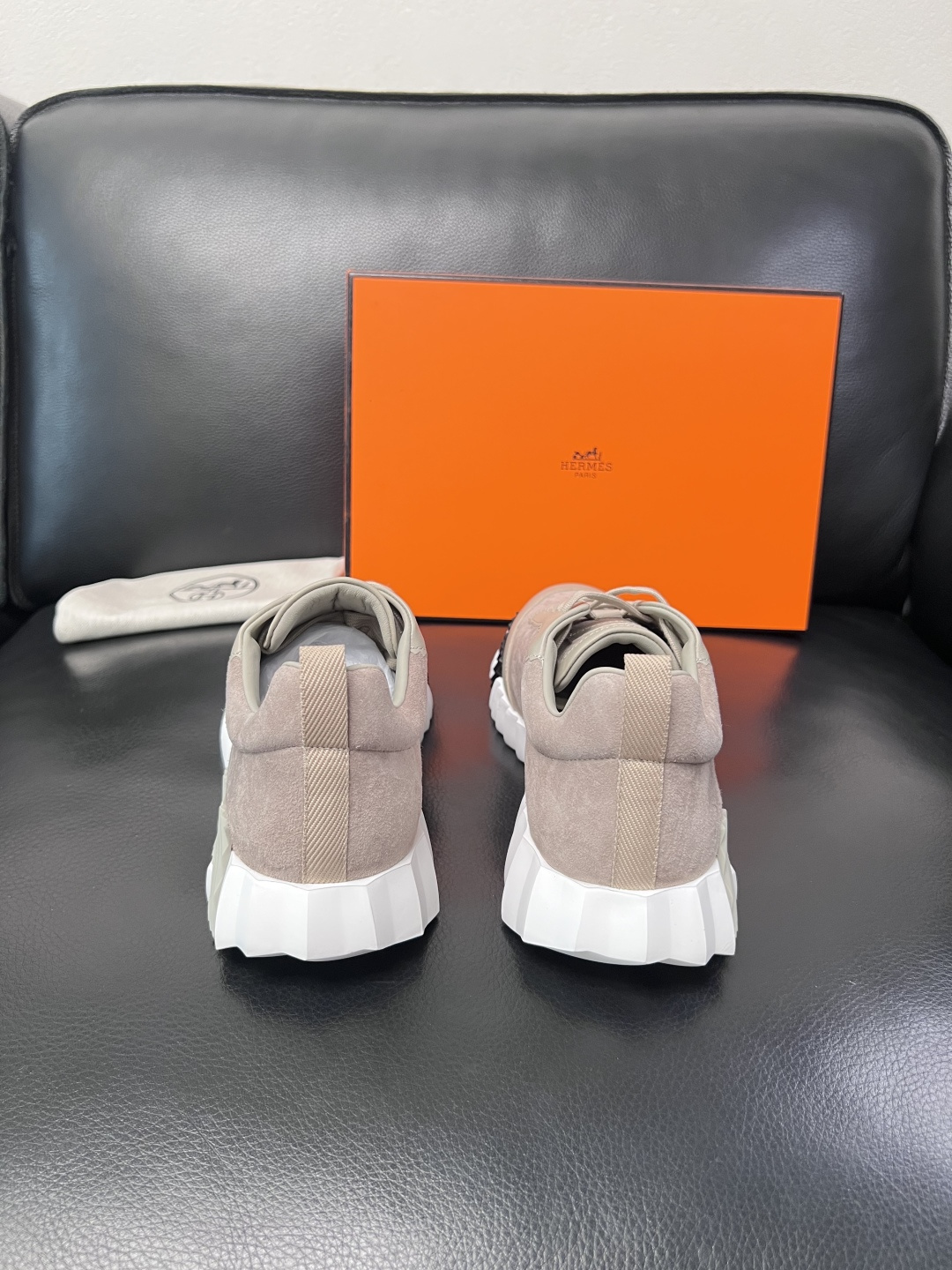 带飞机盒  Hermes  高品质  顶级工艺品  爱马仕 专柜同步发售原厂配置，意大利进口原版牛皮面料