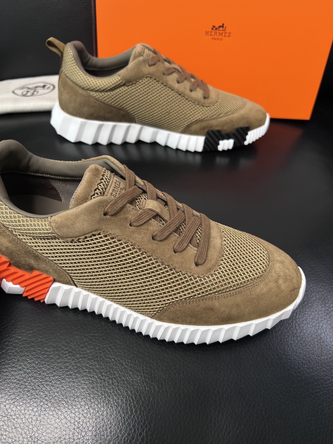 带飞机盒  Hermes  高品质  顶级工艺品  爱马仕 专柜同步发售原厂配置，意大利进口原版牛皮面料