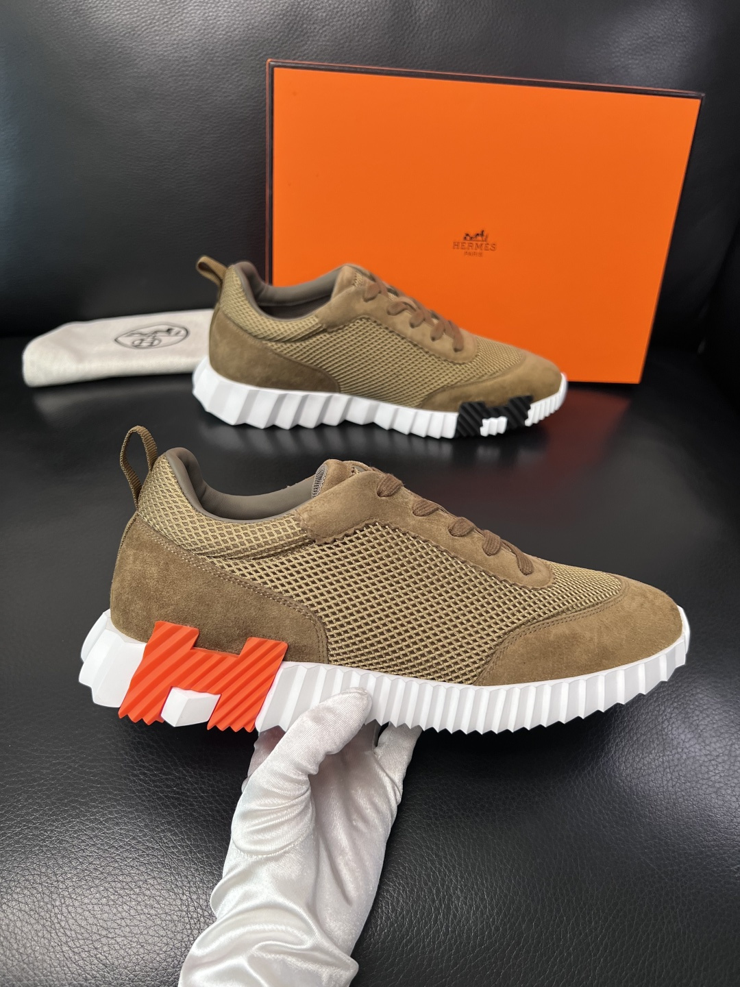 带飞机盒  Hermes  高品质  顶级工艺品  爱马仕 专柜同步发售原厂配置，意大利进口原版牛皮面料