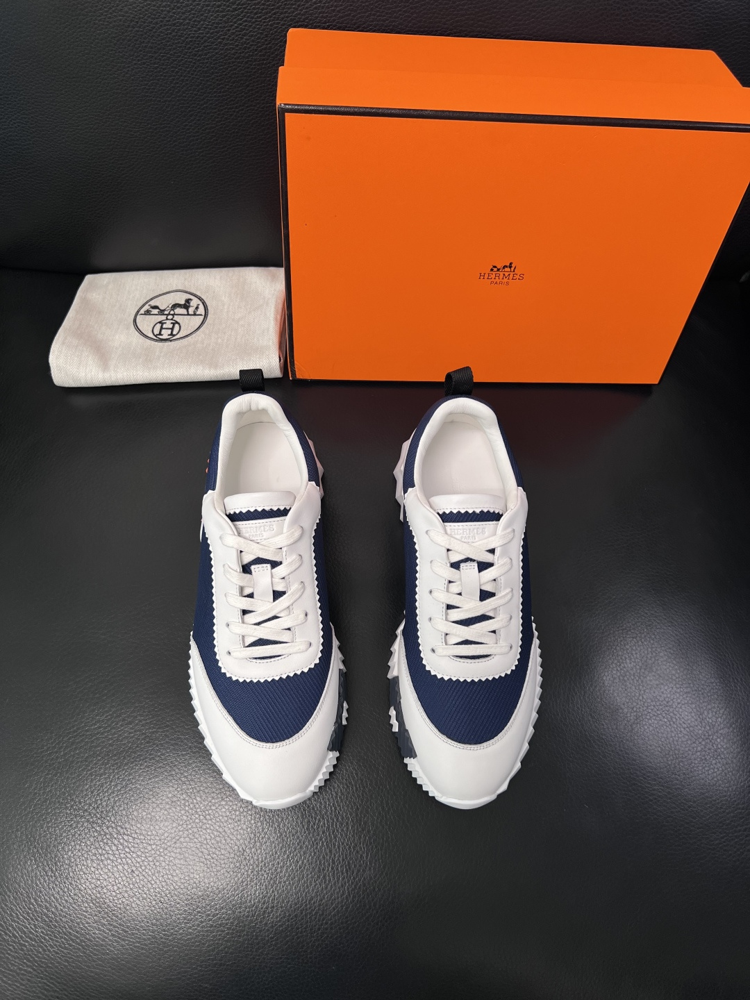 带飞机盒  Hermes  高品质  顶级工艺品  爱马仕 专柜同步发售原厂配置，意大利进口原版牛皮面料