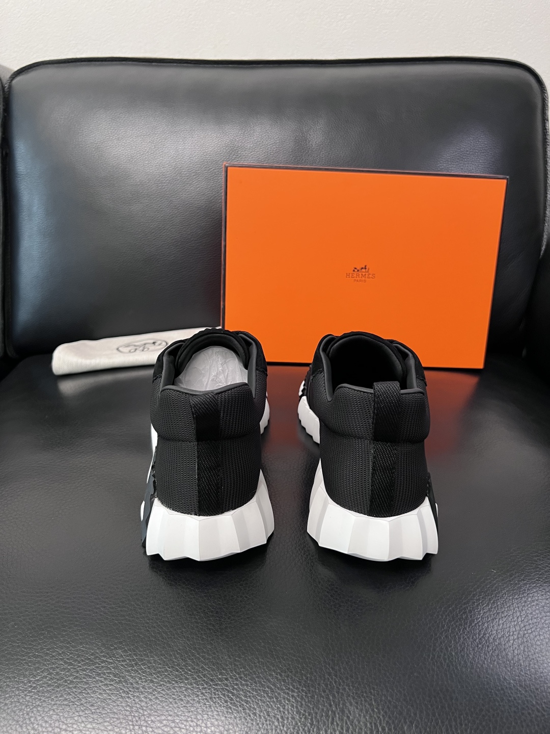 带飞机盒  Hermes  高品质  顶级工艺品  爱马仕 专柜同步发售原厂配置，意大利进口原版牛皮面料