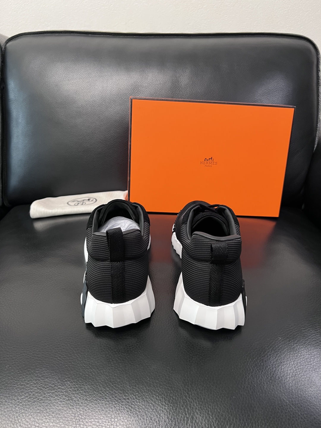 带飞机盒  Hermes  高品质  顶级工艺品  爱马仕 专柜同步发售原厂配置，意大利进口原版牛皮面料
