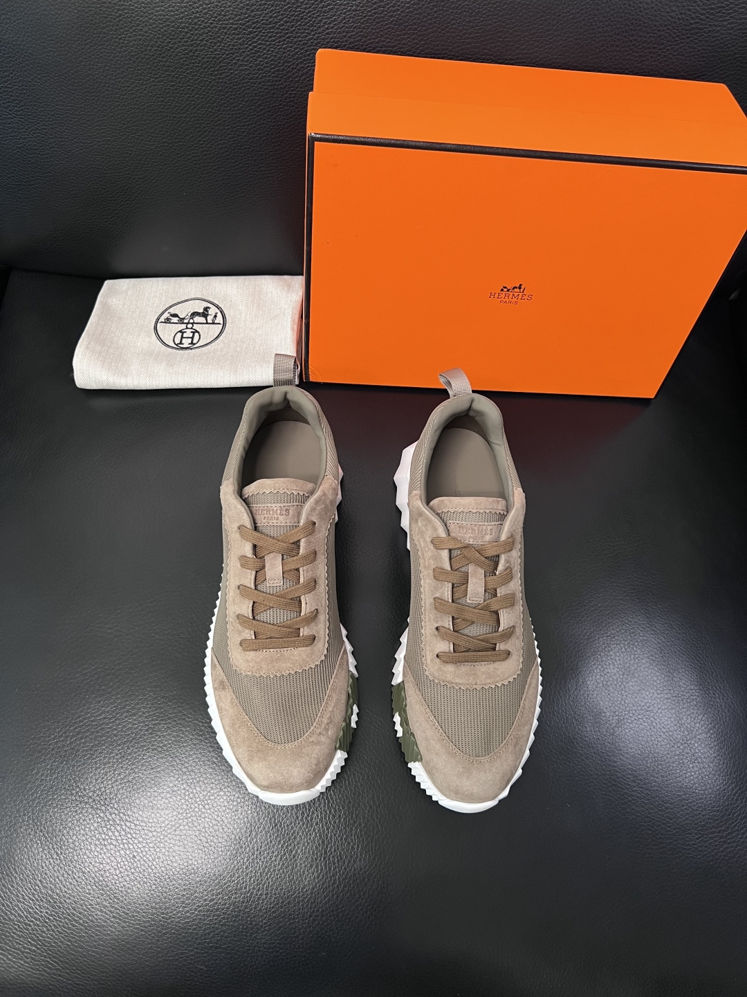 带飞机盒  Hermes  高品质  顶级工艺品  爱马仕 专柜同步发售原厂配置，意大利进口原版牛皮面料