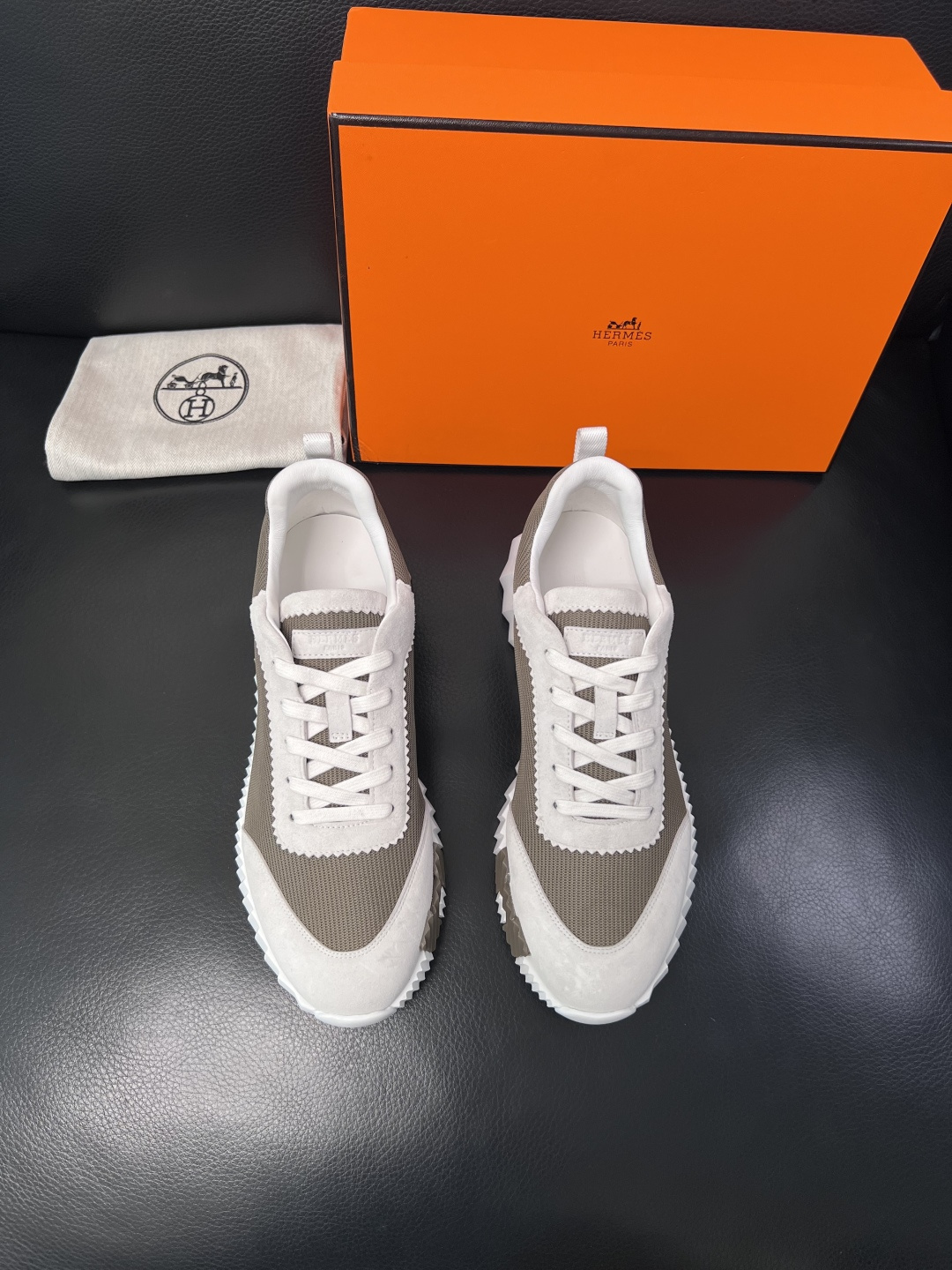 带飞机盒  Hermes  高品质  顶级工艺品  爱马仕 专柜同步发售原厂配置，意大利进口原版牛皮面料