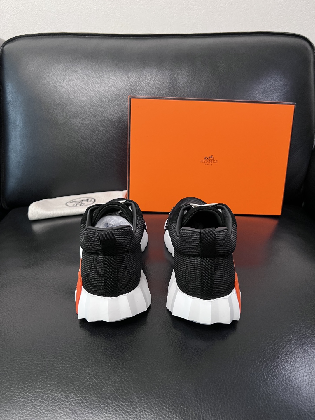 带飞机盒  Hermes  高品质  顶级工艺品  爱马仕 专柜同步发售原厂配置，意大利进口原版牛皮面料