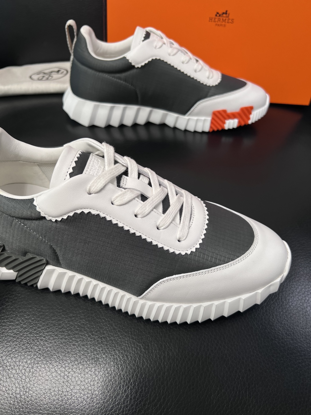 带飞机盒  Hermes  高品质  顶级工艺品  爱马仕 专柜同步发售原厂配置，意大利进口原版牛皮面料
