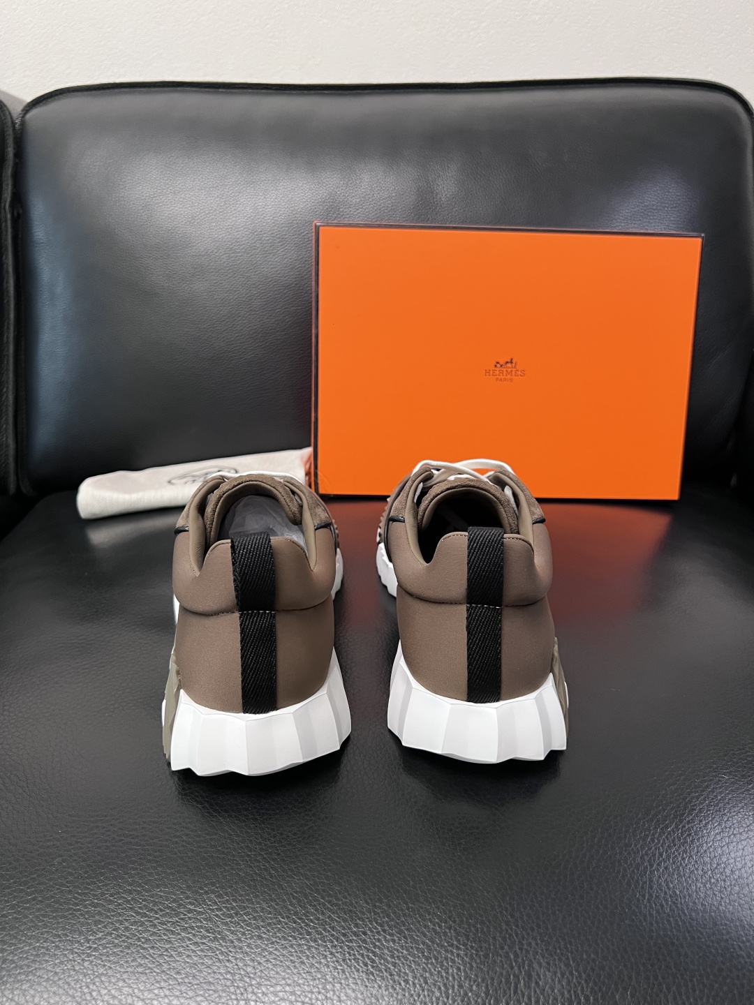 带飞机盒  Hermes  高品质  顶级工艺品  爱马仕 专柜同步发售原厂配置，意大利进口原版牛皮面料