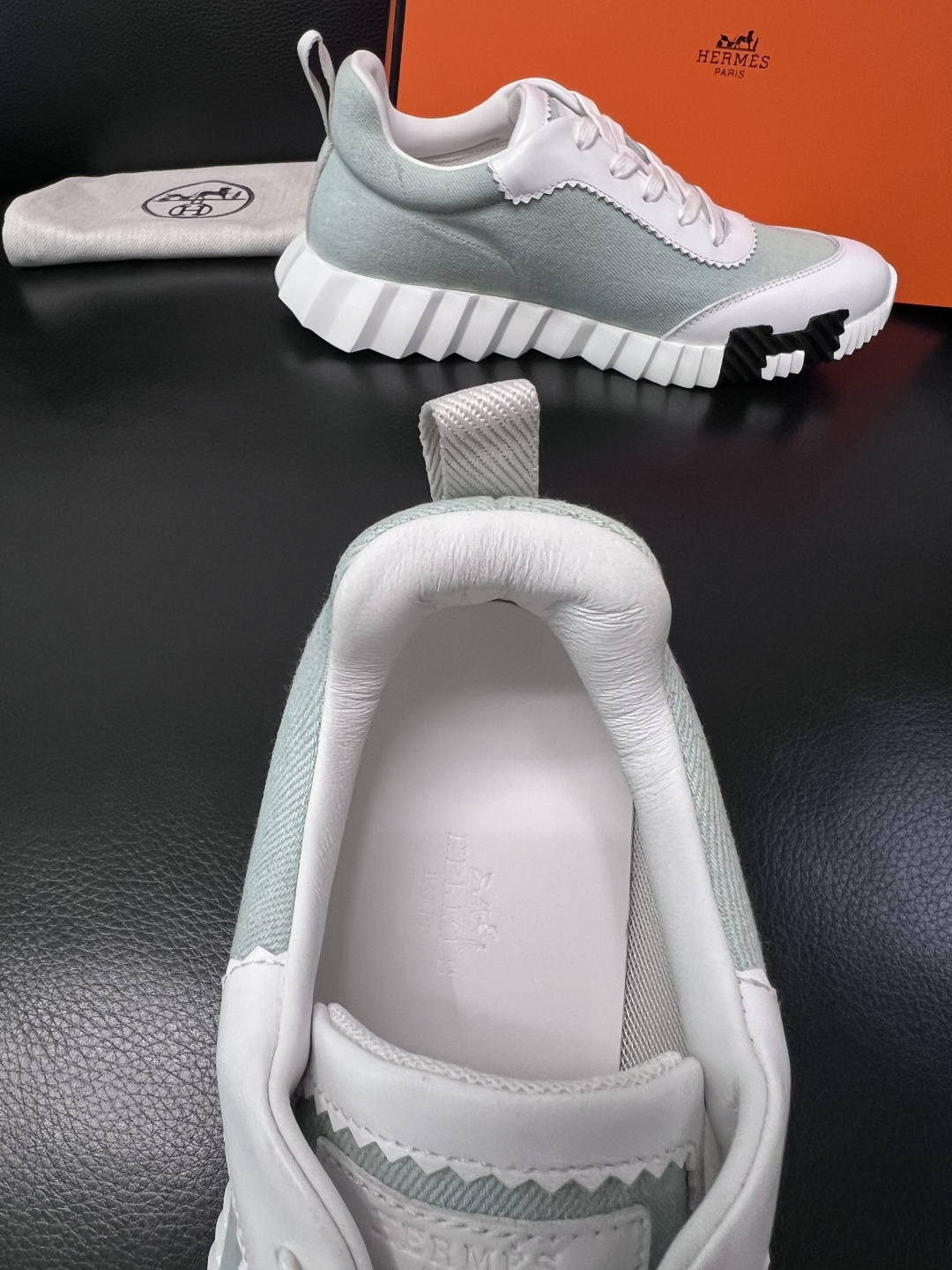带飞机盒  Hermes  高品质  顶级工艺品  爱马仕 专柜同步发售原厂配置，意大利进口原版牛皮面料