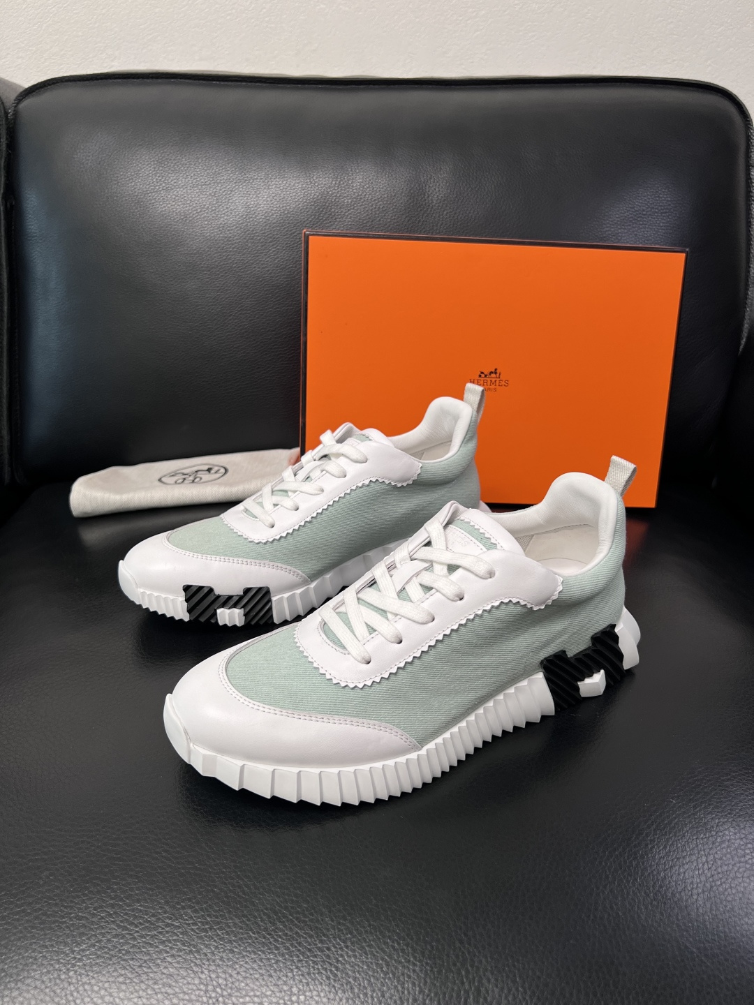 带飞机盒  Hermes  高品质  顶级工艺品  爱马仕 专柜同步发售原厂配置，意大利进口原版牛皮面料