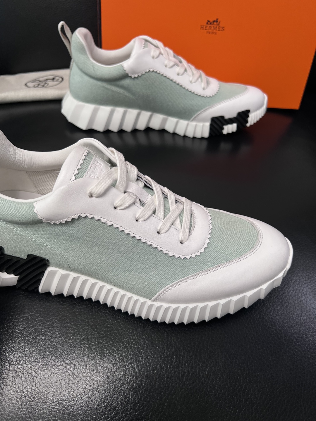 带飞机盒  Hermes  高品质  顶级工艺品  爱马仕 专柜同步发售原厂配置，意大利进口原版牛皮面料
