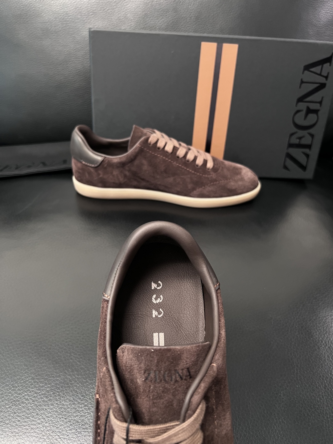 Zegna  高品质  顶级工艺品  杰尼亚  专柜新款原厂配置，意大利进口牛皮面料，进口牛里垫，透气舒