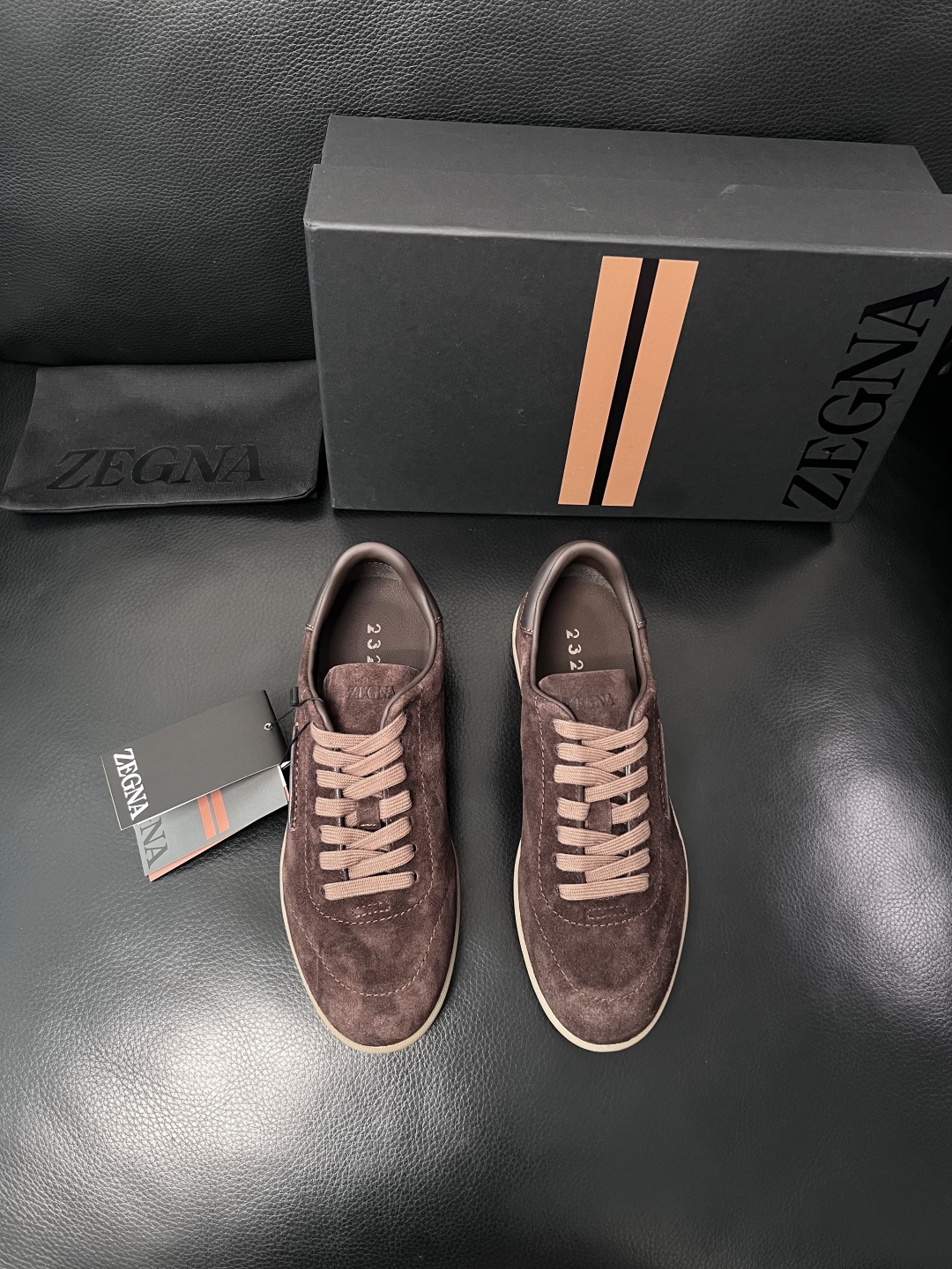 Zegna  高品质  顶级工艺品  杰尼亚  专柜新款原厂配置，意大利进口牛皮面料，进口牛里垫，透气舒