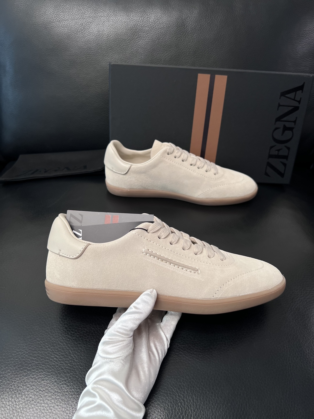 Zegna  高品质  顶级工艺品  杰尼亚  专柜新款原厂配置，意大利进口牛皮面料，进口牛里垫，透气舒