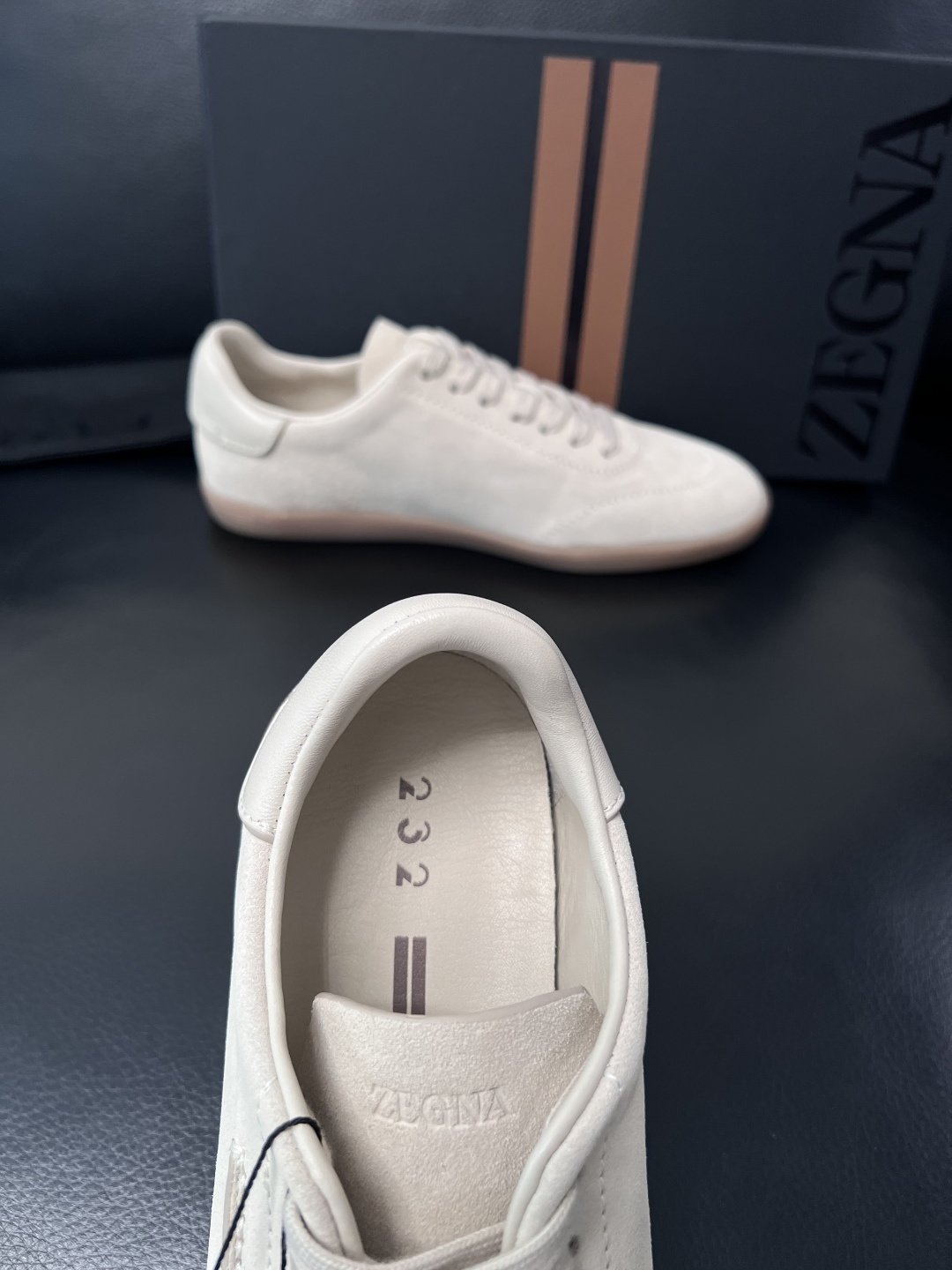 Zegna  高品质  顶级工艺品  杰尼亚  专柜新款原厂配置，意大利进口牛皮面料，进口牛里垫，透气舒