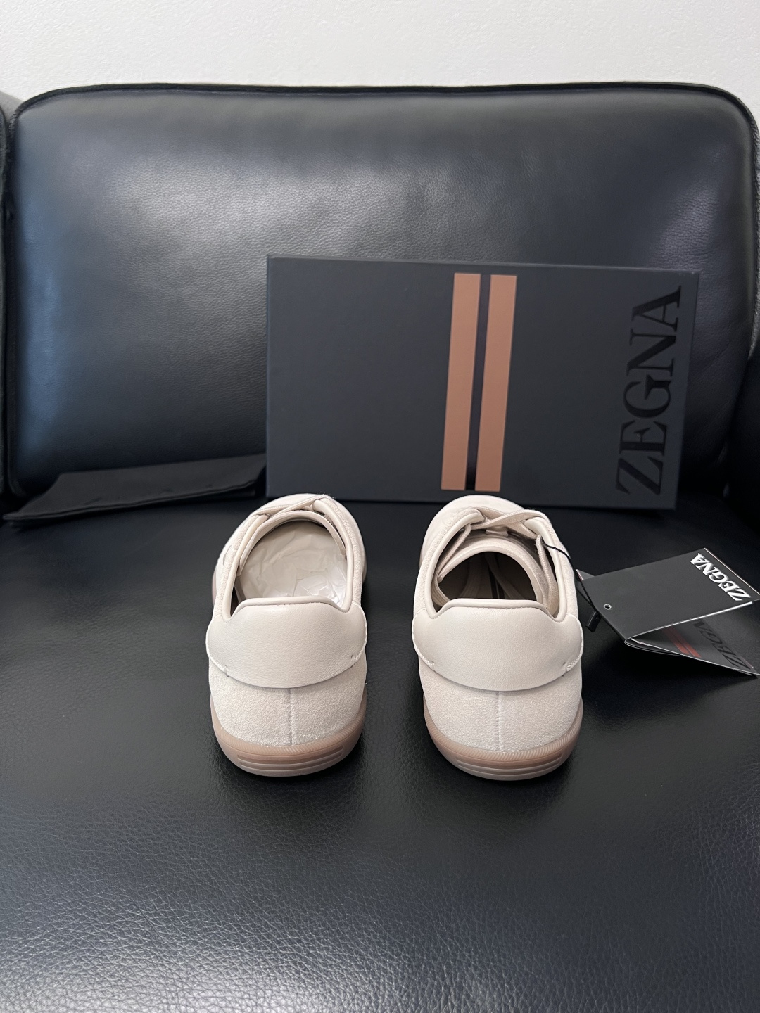 Zegna  高品质  顶级工艺品  杰尼亚  专柜新款原厂配置，意大利进口牛皮面料，进口牛里垫，透气舒