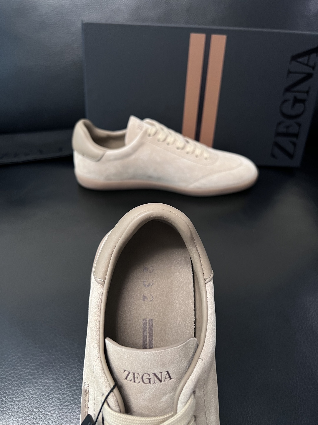 Zegna  高品质  顶级工艺品  杰尼亚  专柜新款原厂配置，意大利进口牛皮面料，进口牛里垫，透气舒