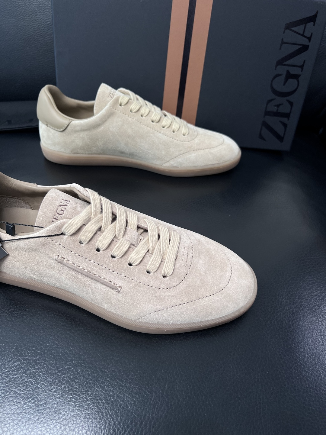 Zegna  高品质  顶级工艺品  杰尼亚  专柜新款原厂配置，意大利进口牛皮面料，进口牛里垫，透气舒