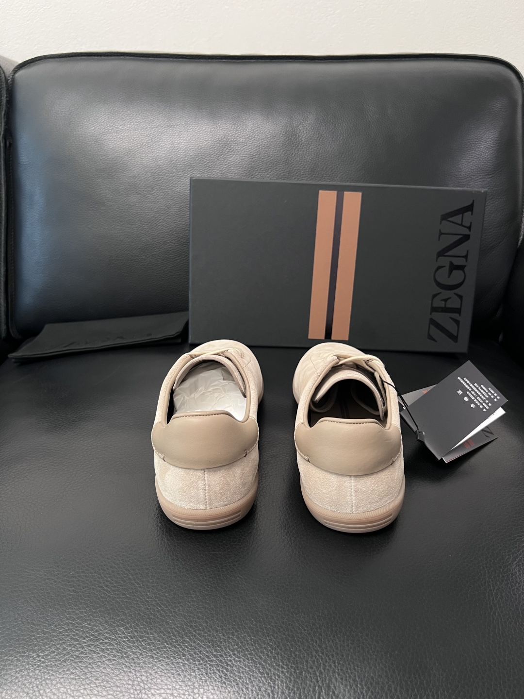 Zegna  高品质  顶级工艺品  杰尼亚  专柜新款原厂配置，意大利进口牛皮面料，进口牛里垫，透气舒