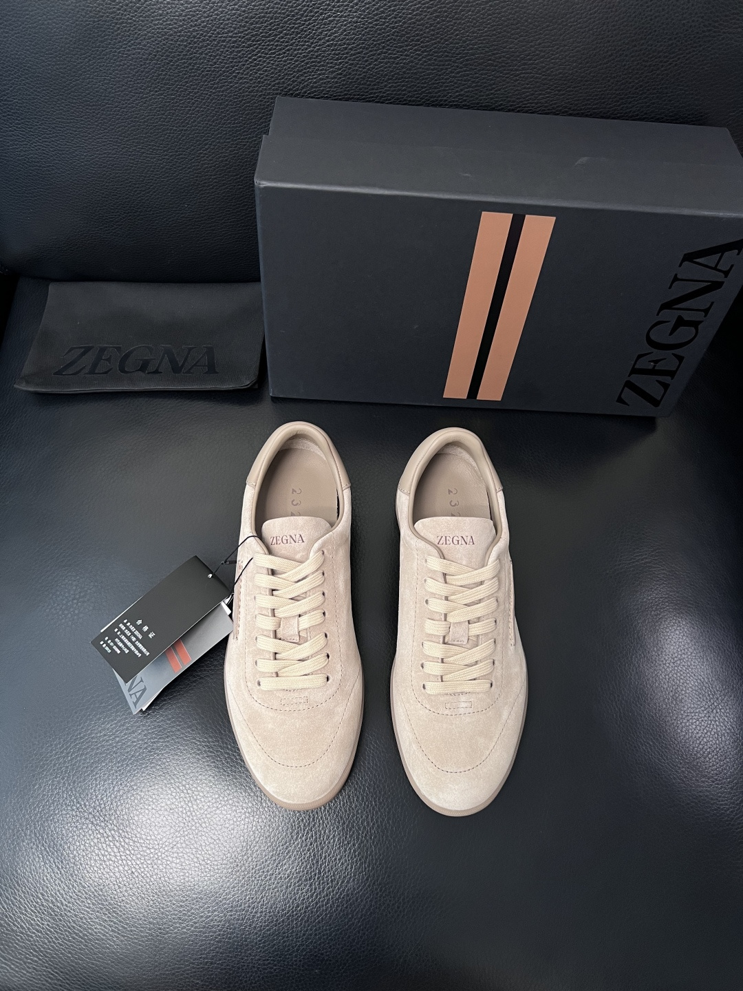 Zegna  高品质  顶级工艺品  杰尼亚  专柜新款原厂配置，意大利进口牛皮面料，进口牛里垫，透气舒