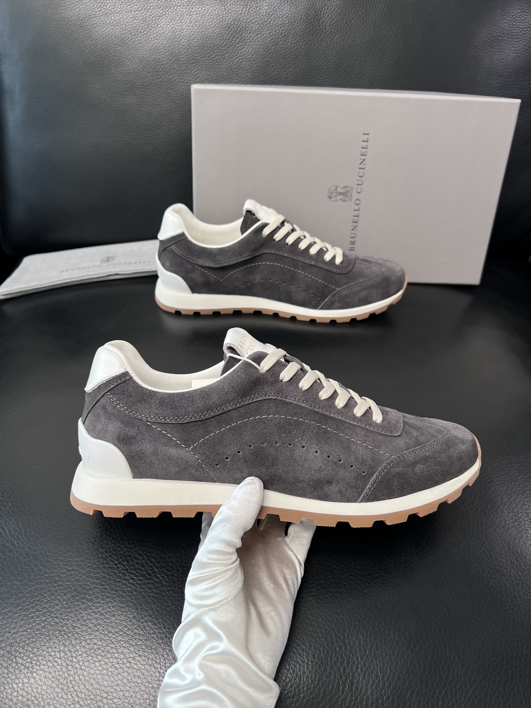 Brunello Cucinelli  高品质 顶级工艺品  BC  专柜同步原厂配置，意大利进口牛皮面