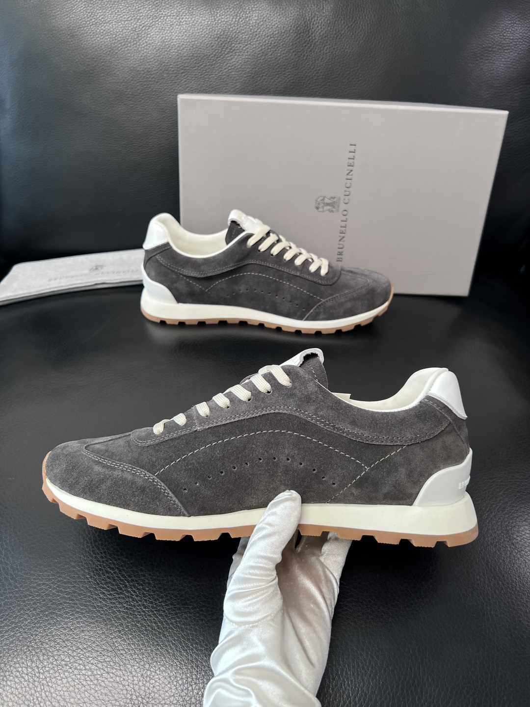 Brunello Cucinelli  高品质 顶级工艺品  BC  专柜同步原厂配置，意大利进口牛皮面