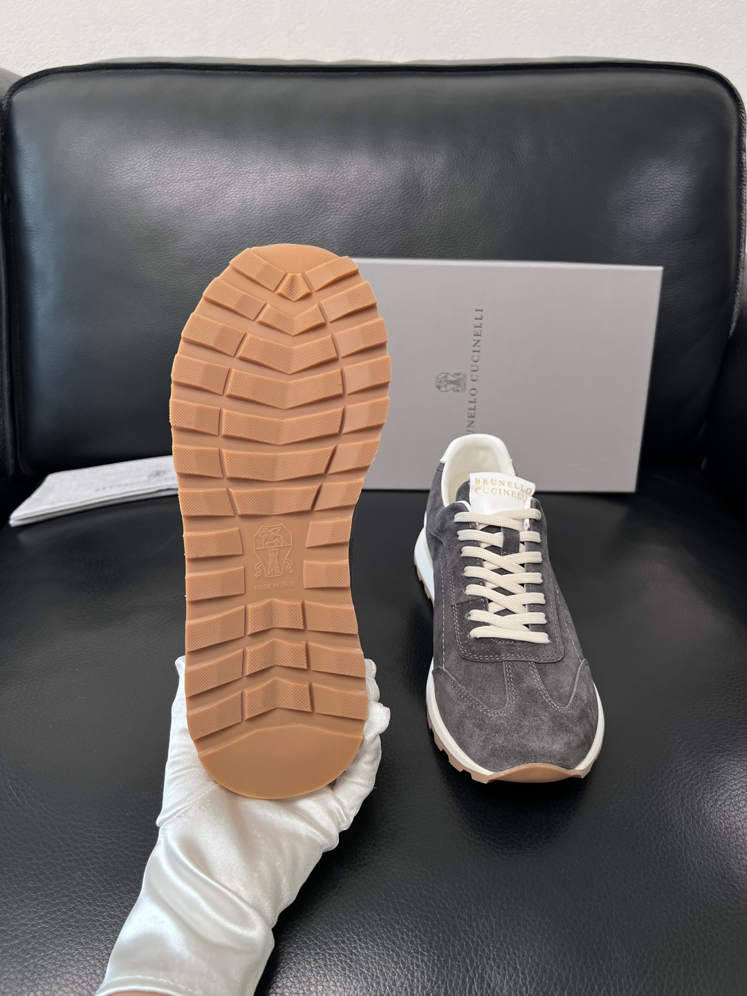 Brunello Cucinelli  高品质 顶级工艺品  BC  专柜同步原厂配置，意大利进口牛皮面