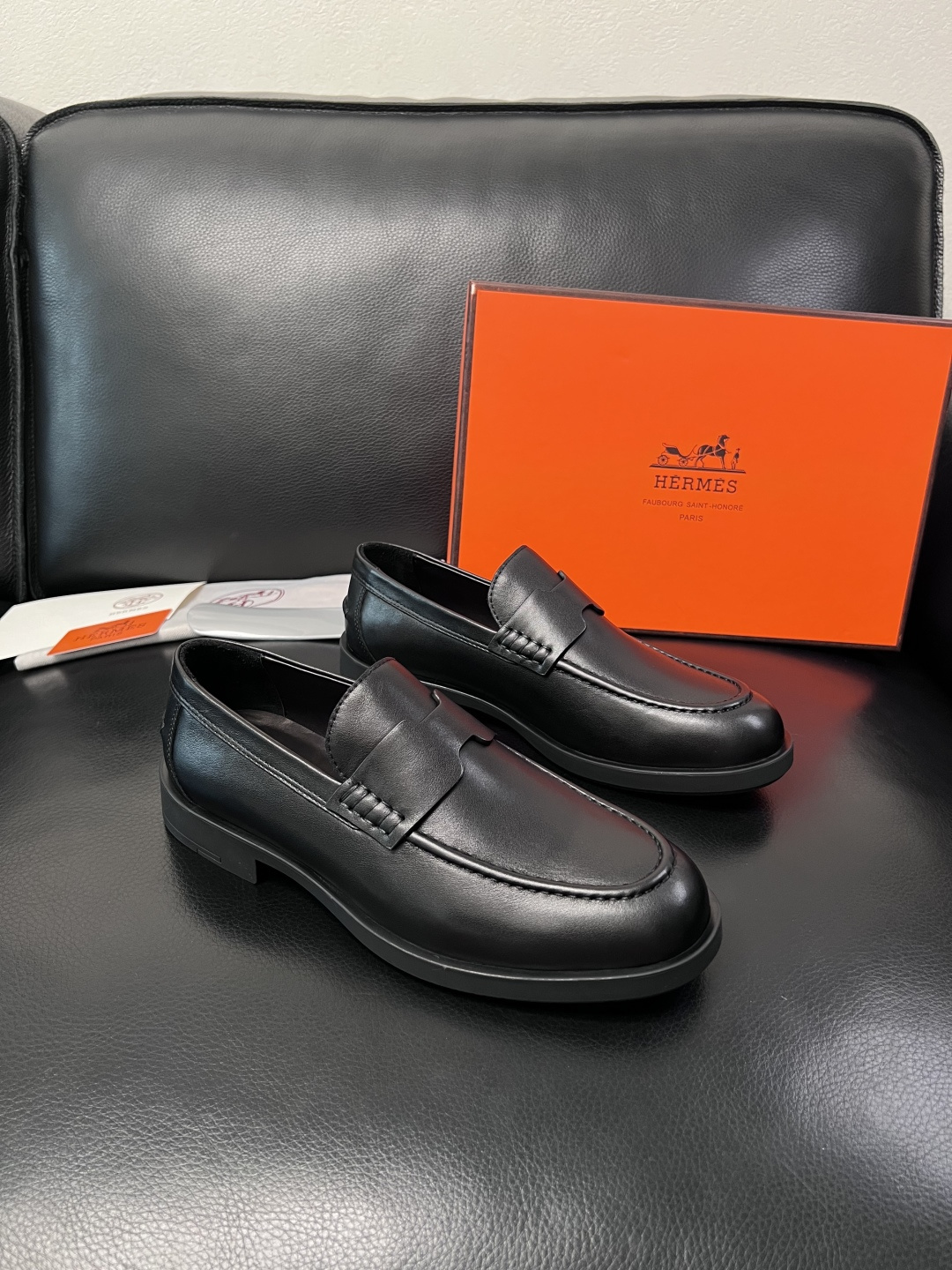 Hermes  高品质  顶级工艺品  爱马仕 皮鞋专柜同步发售原厂配置，意大利进口原版牛皮面料，高品质