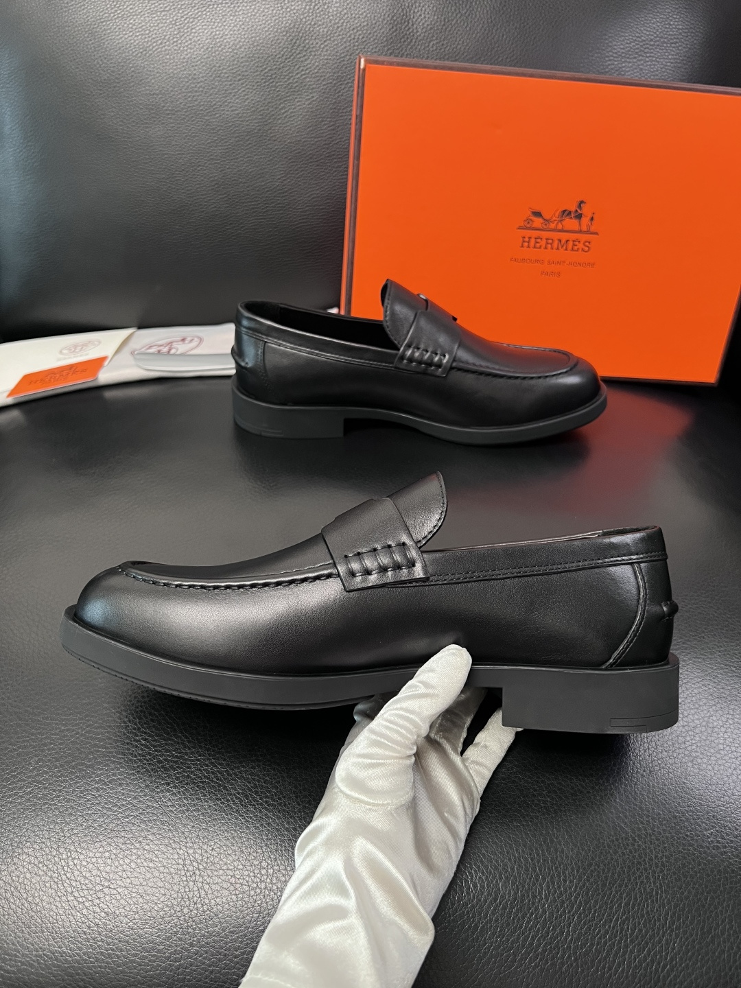 Hermes  高品质  顶级工艺品  爱马仕 皮鞋专柜同步发售原厂配置，意大利进口原版牛皮面料，高品质